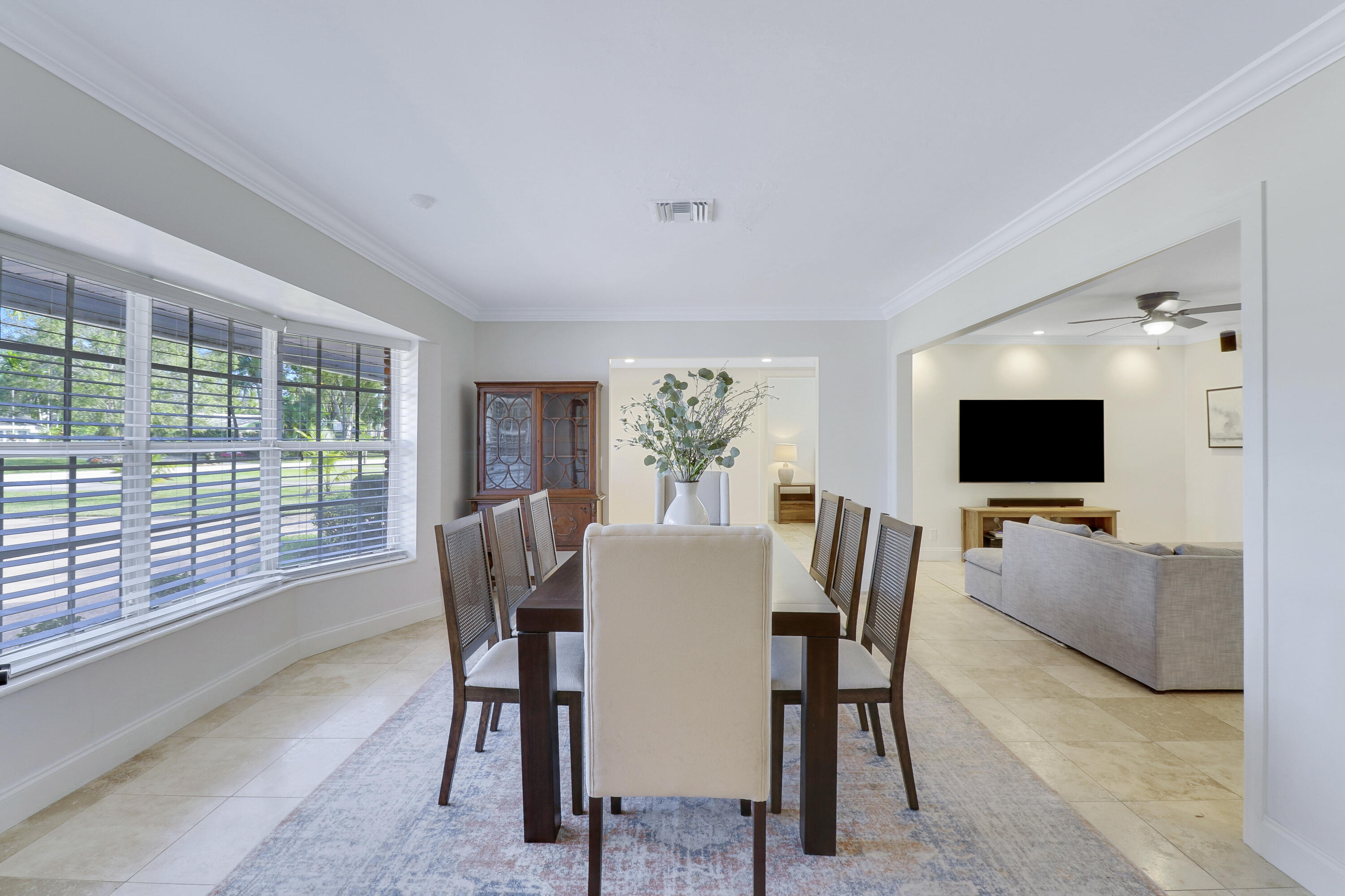 4624 Holly Drive