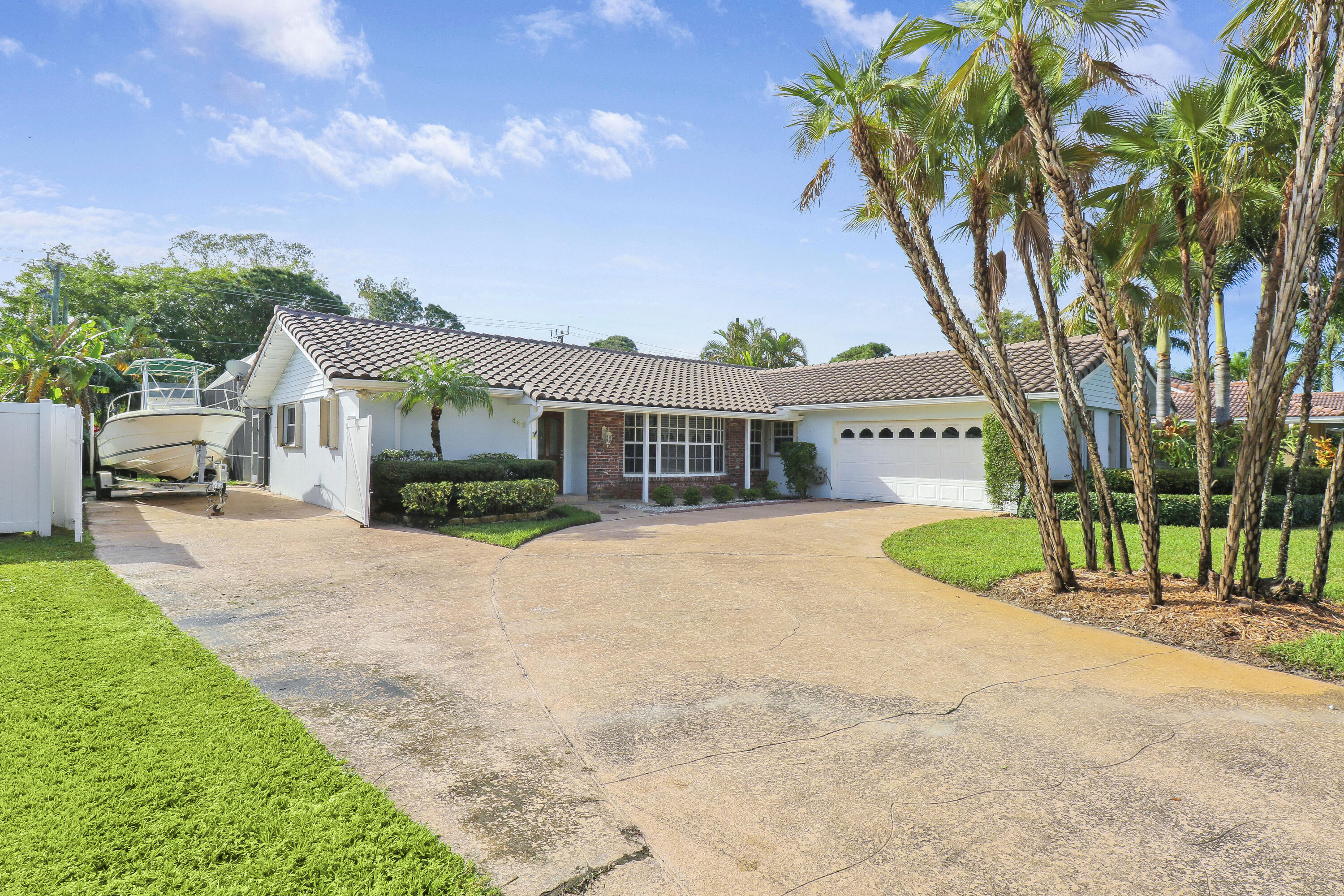 4624 Holly Drive