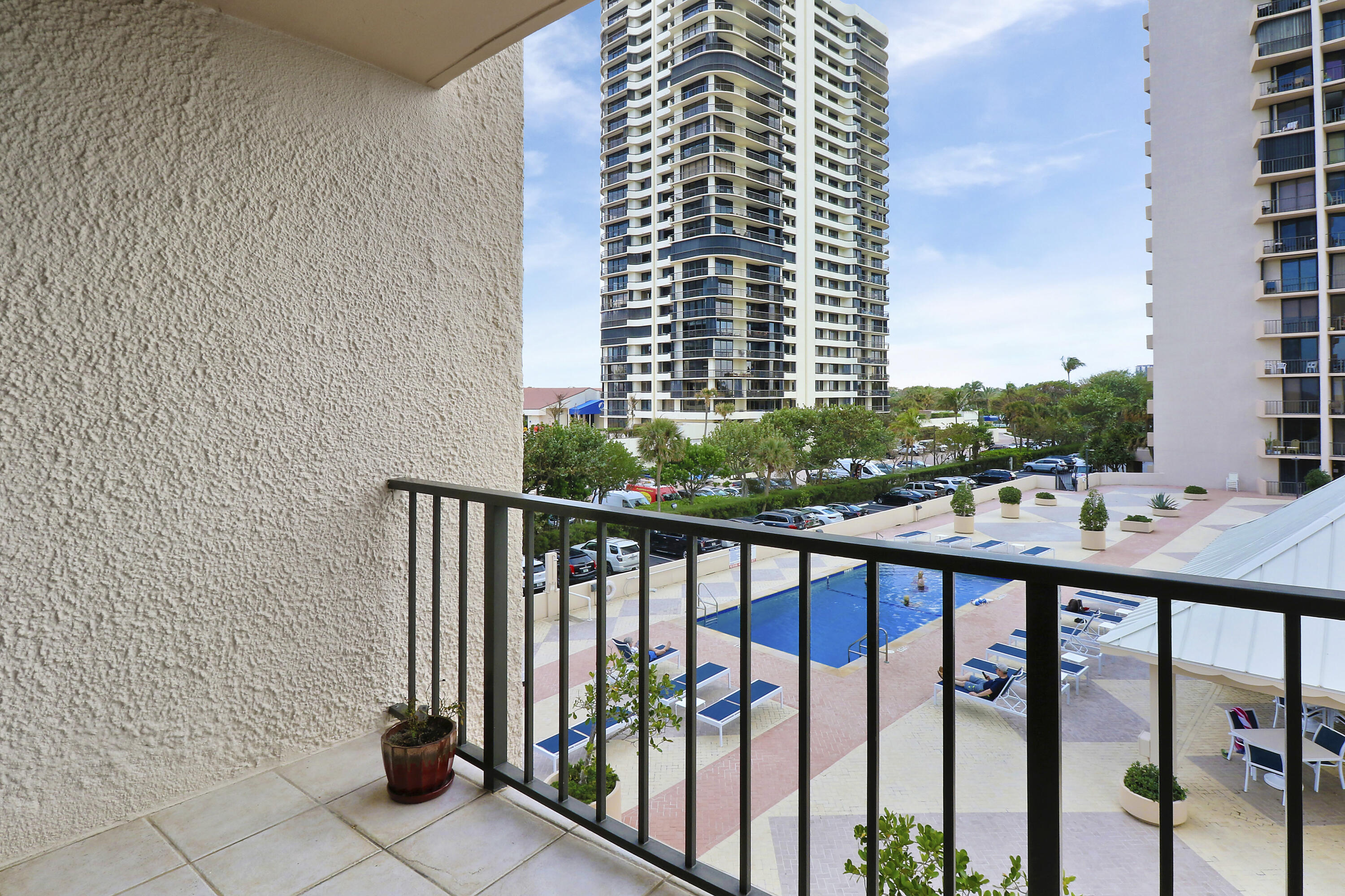 4200 N Ocean Drive Unit: 1-305