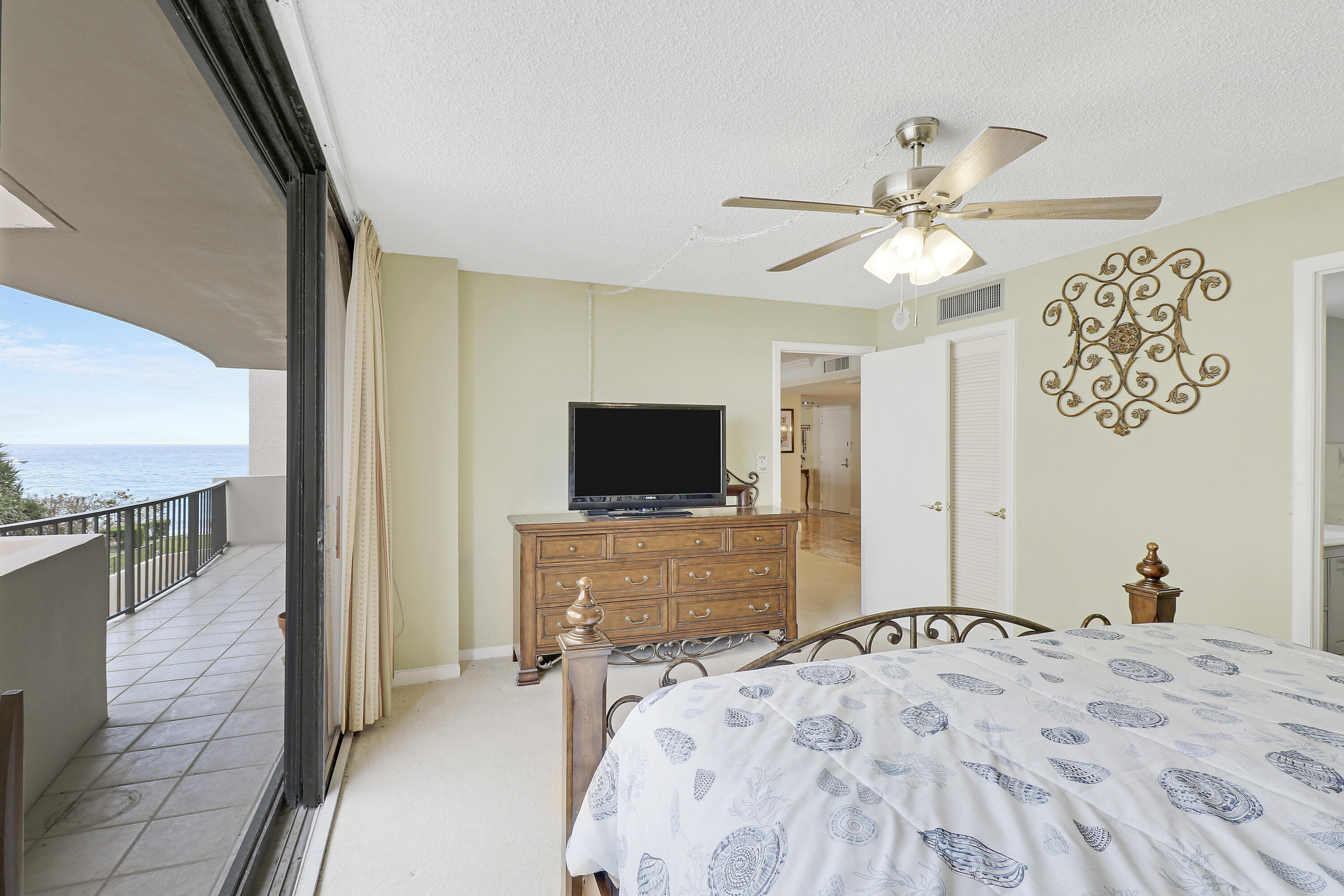4200 N Ocean Drive Unit: 1-305