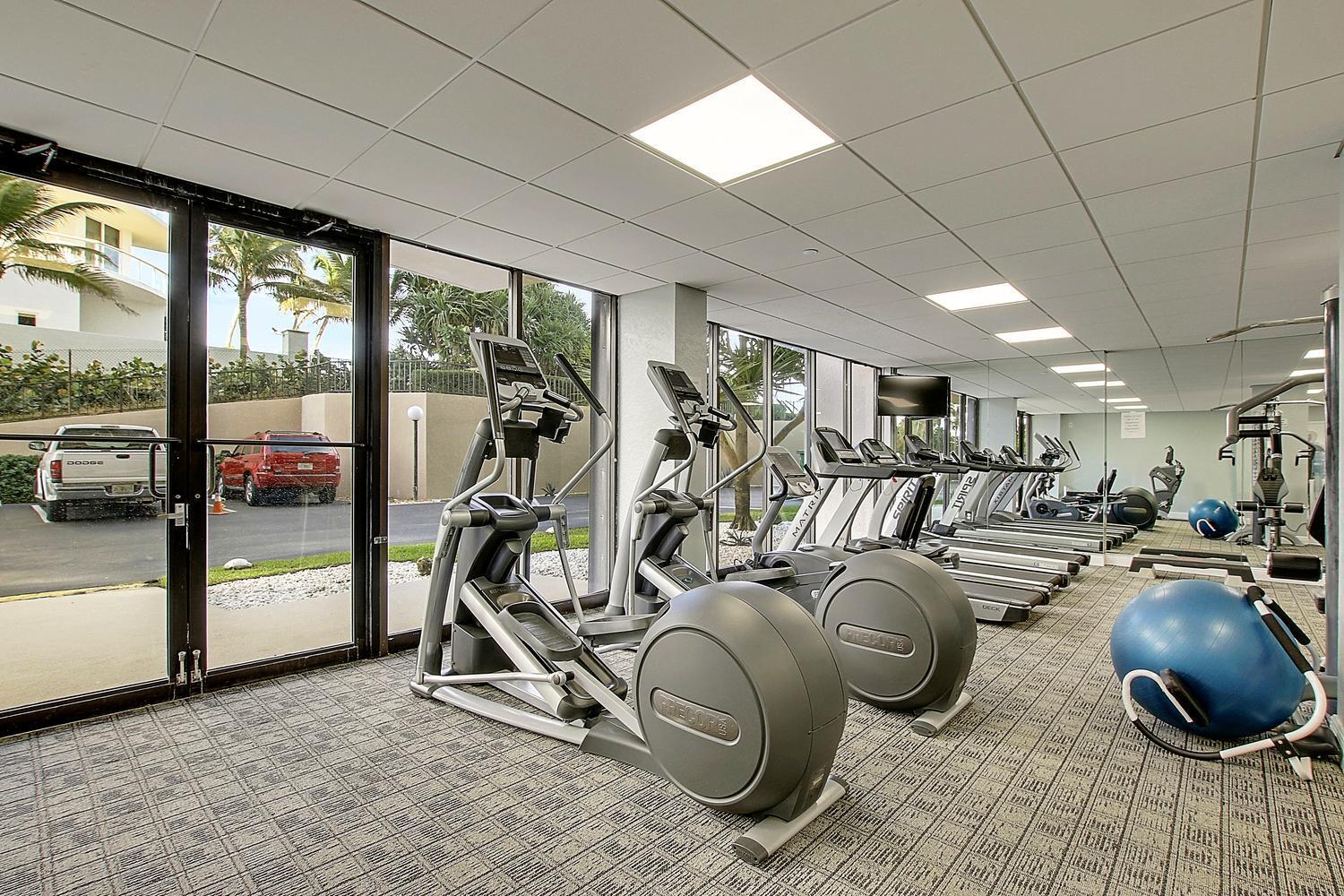 4200 N Ocean Drive Unit: 1-305