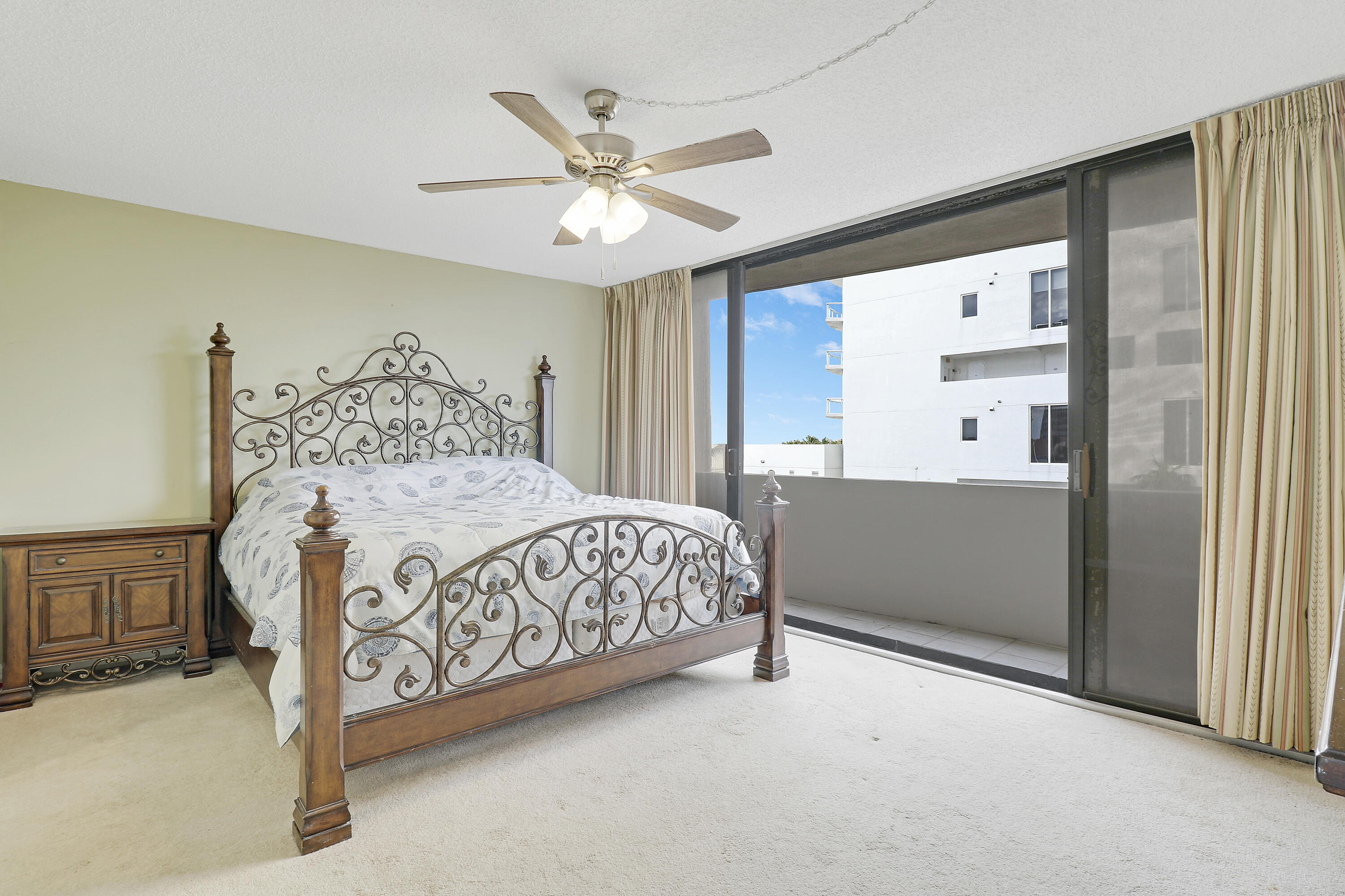 4200 N Ocean Drive Unit: 1-305