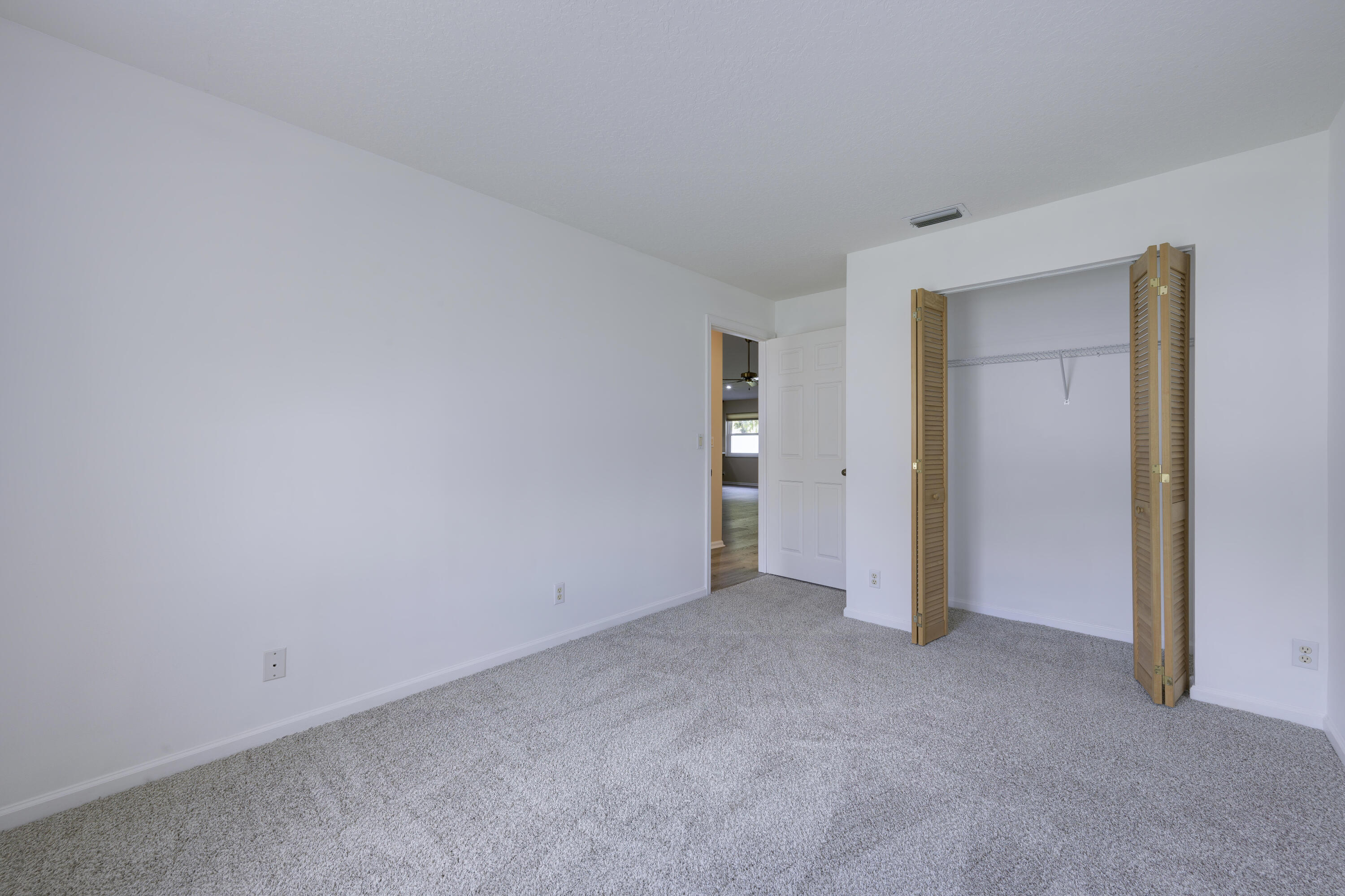 1060 Salmon Isle