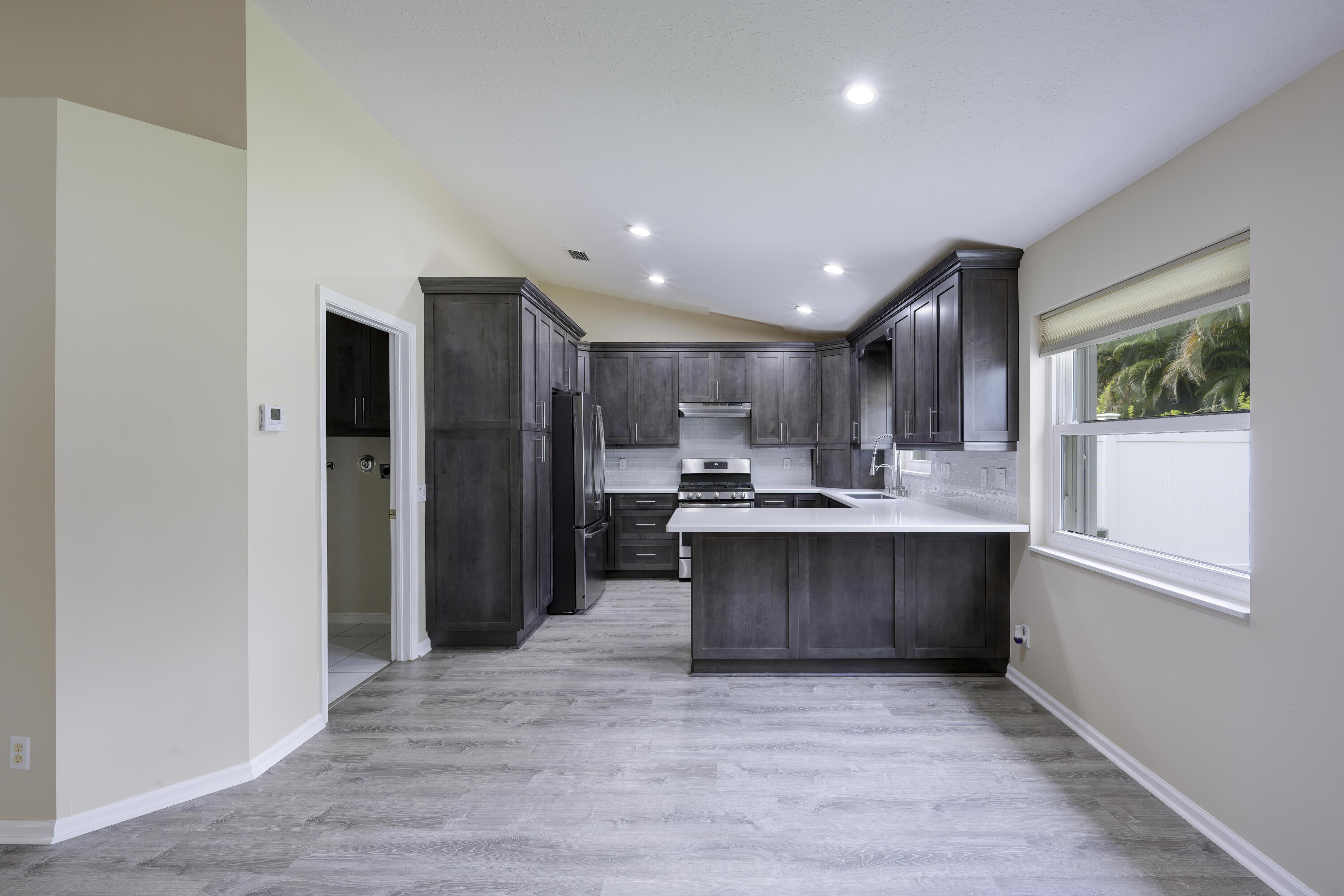 1060 Salmon Isle