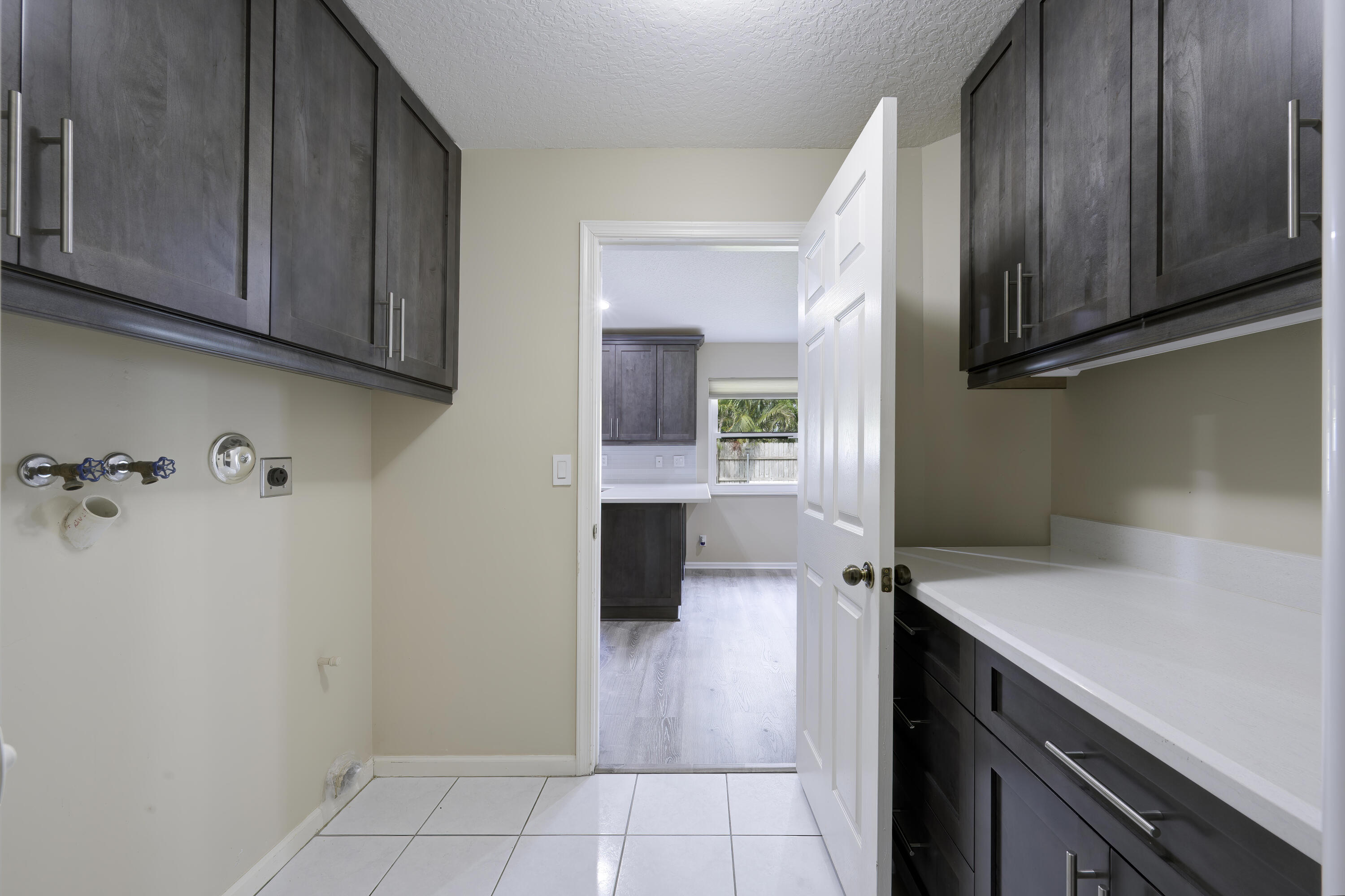 1060 Salmon Isle