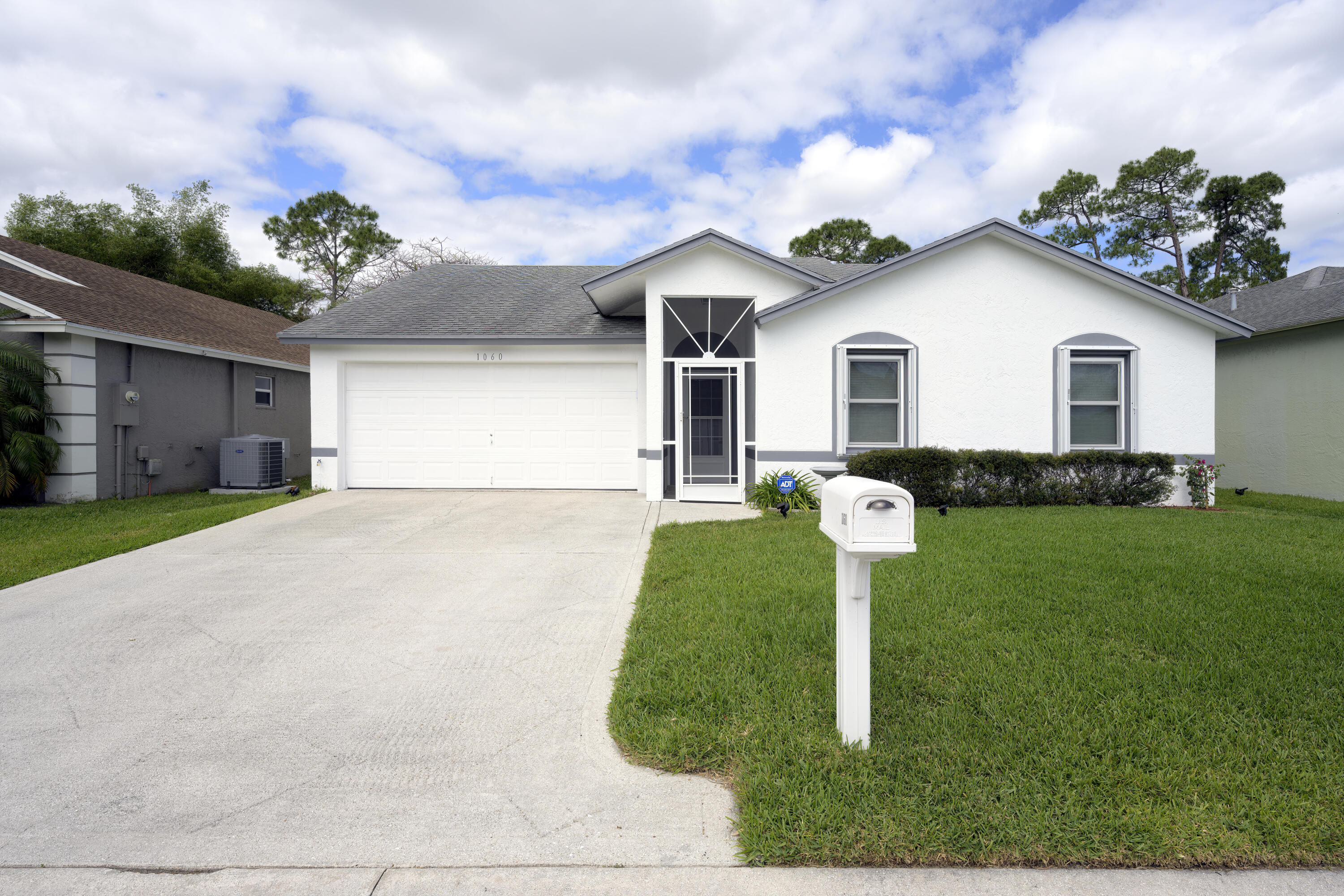 1060 Salmon Isle