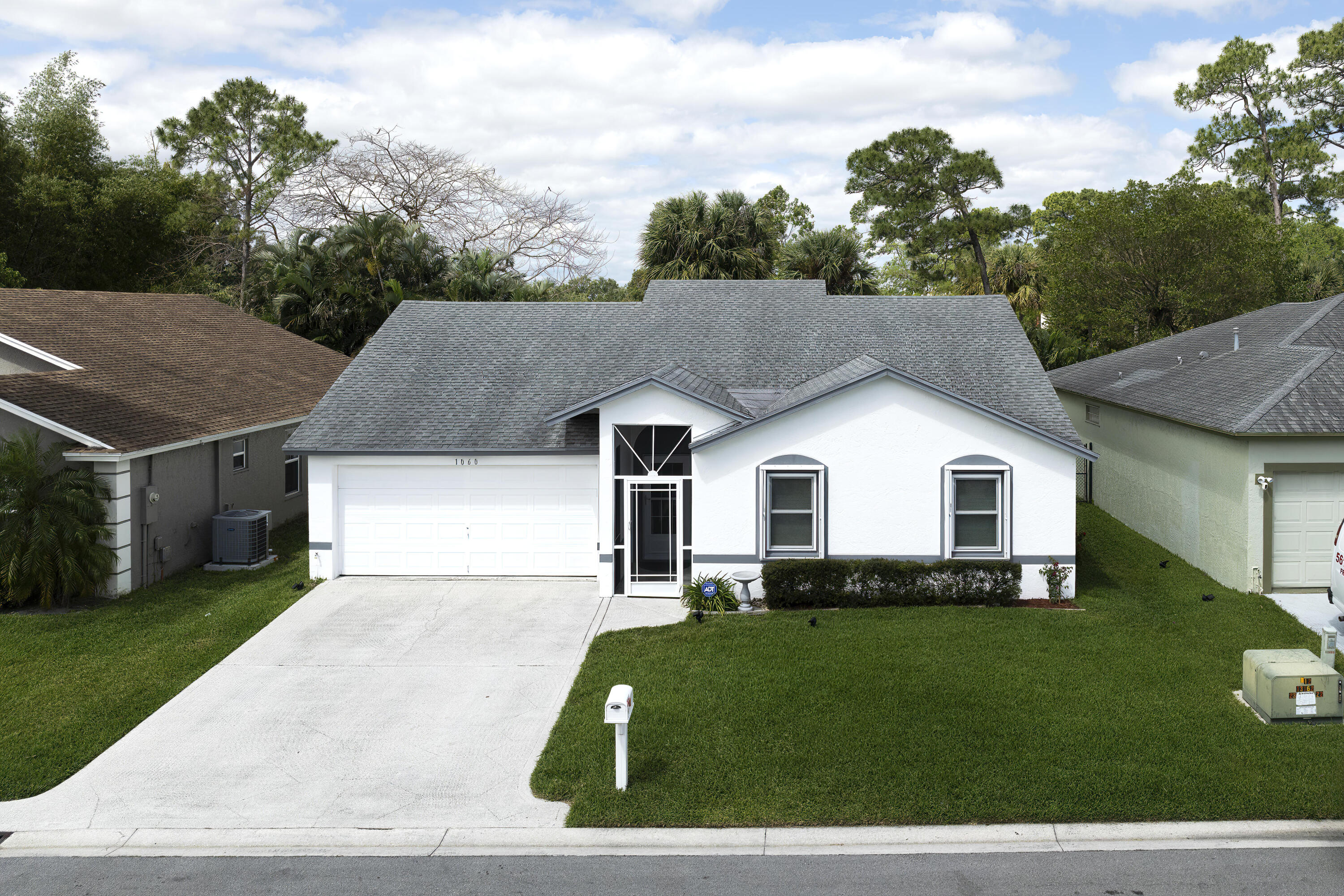 1060 Salmon Isle