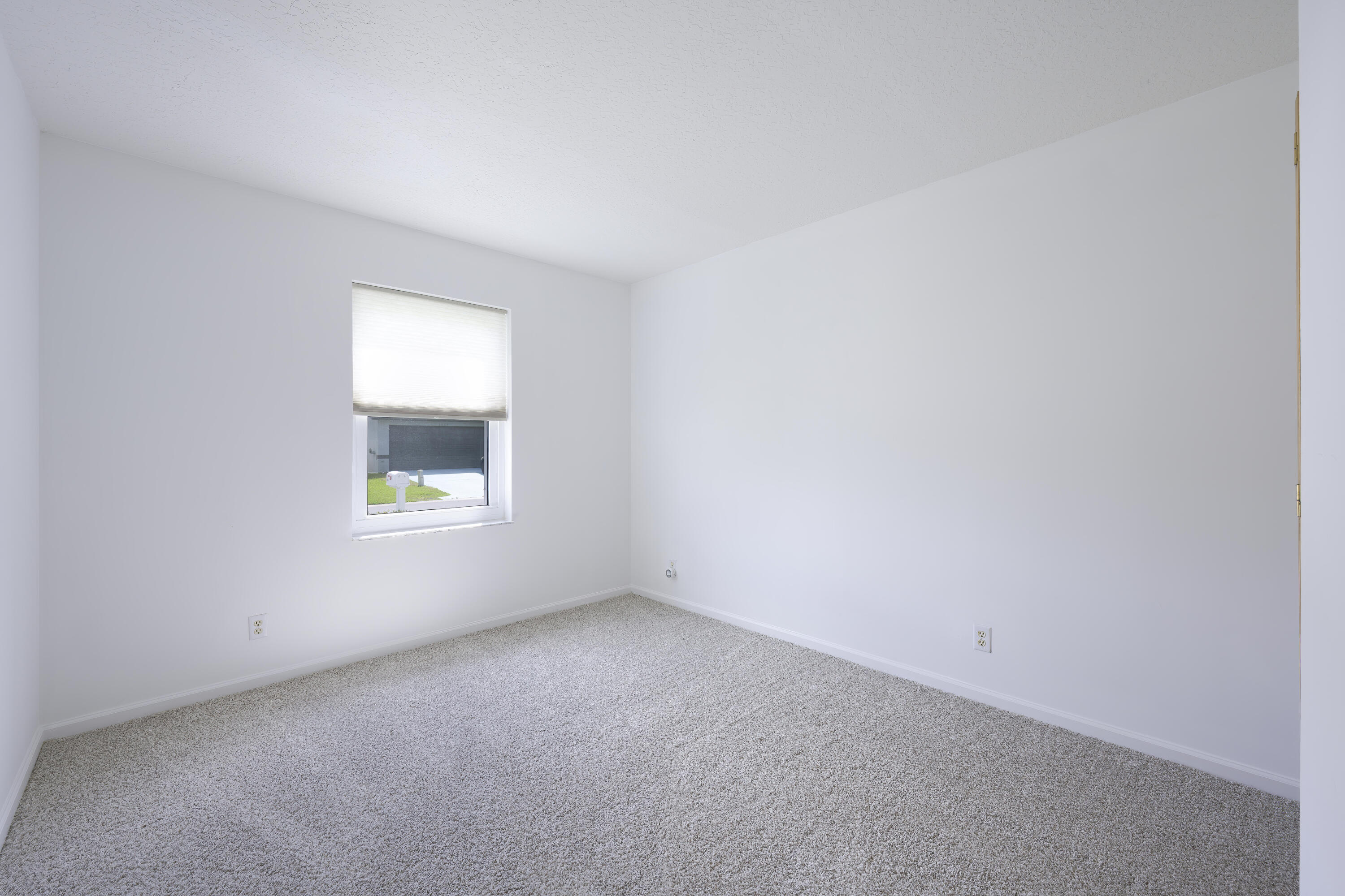 1060 Salmon Isle