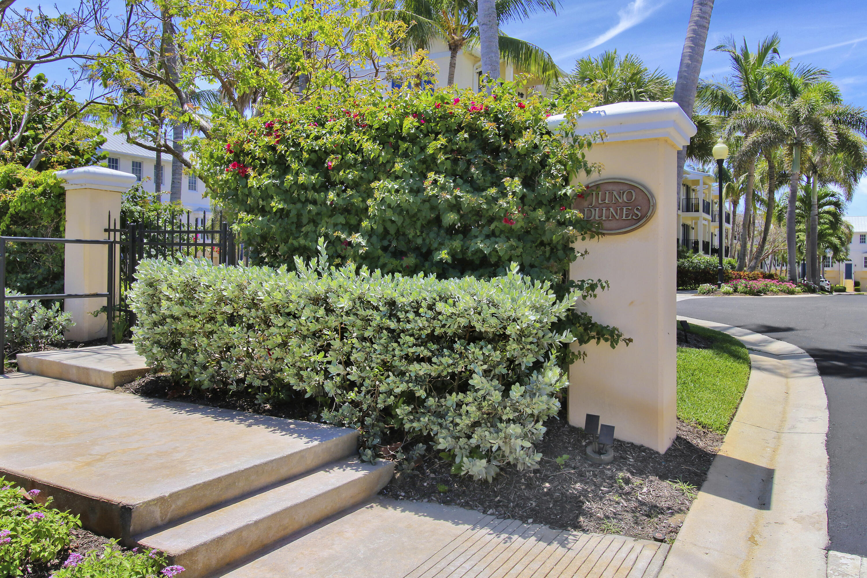 409 Juno Dunes Way