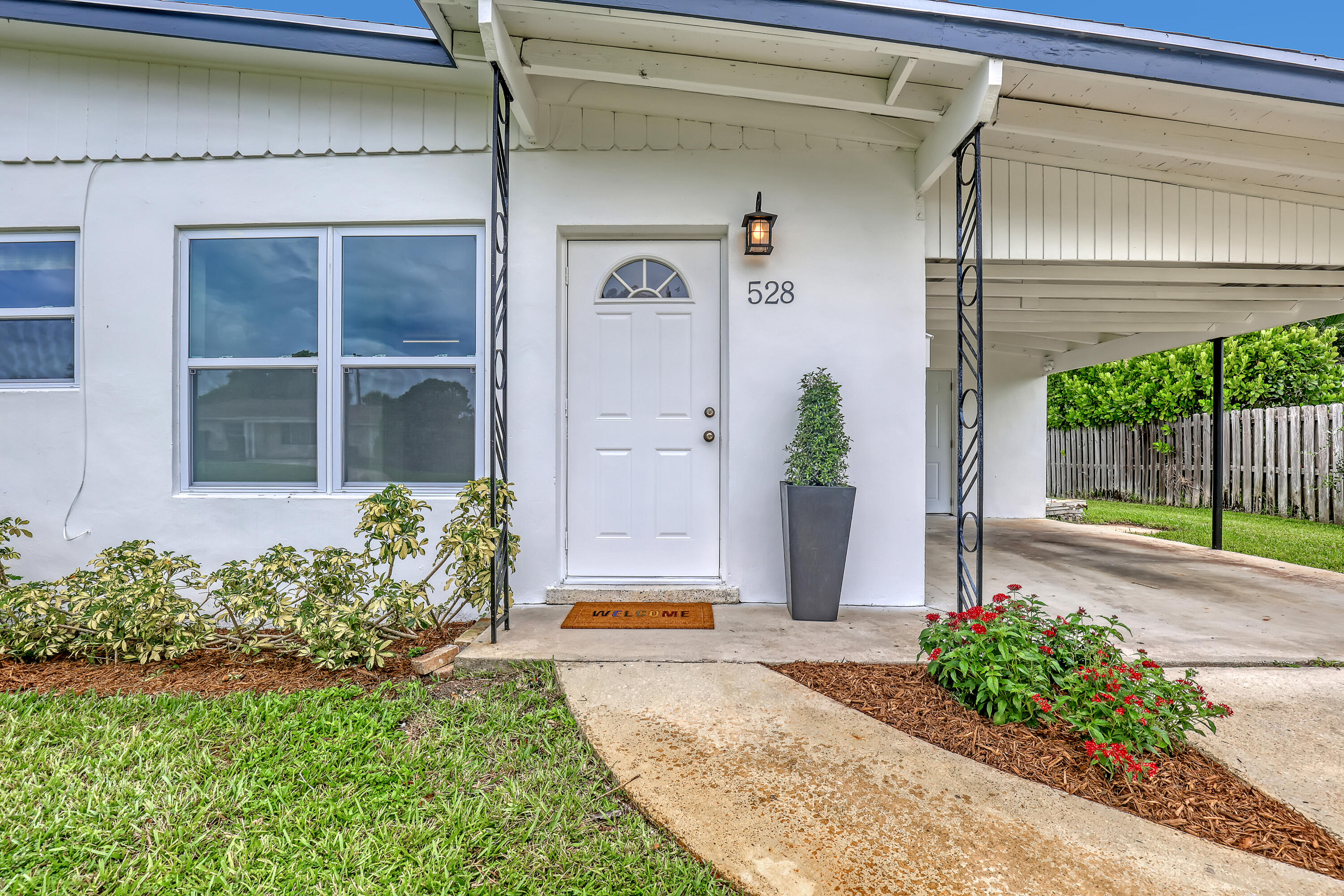 528 Kingfish Road