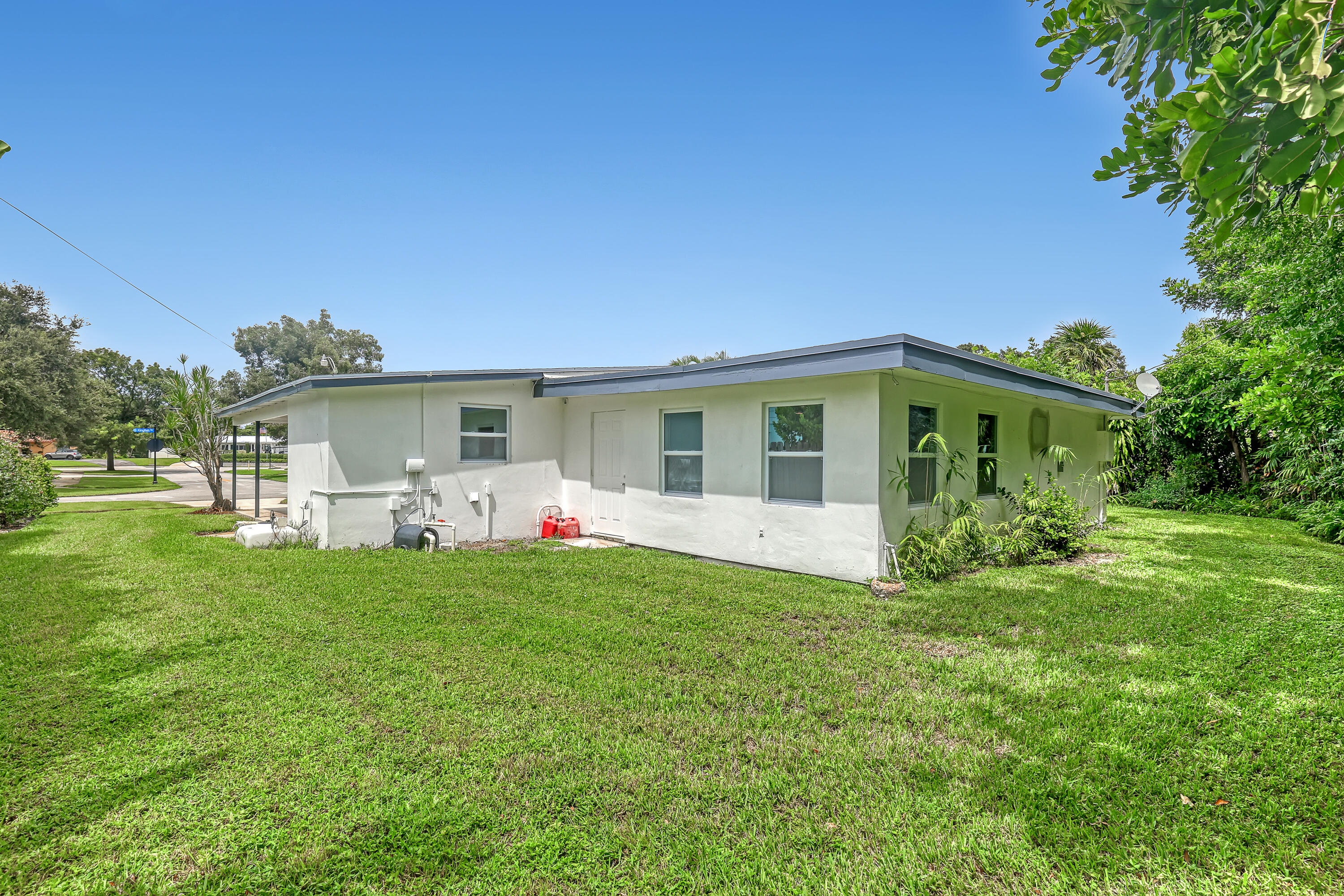 528 Kingfish Road