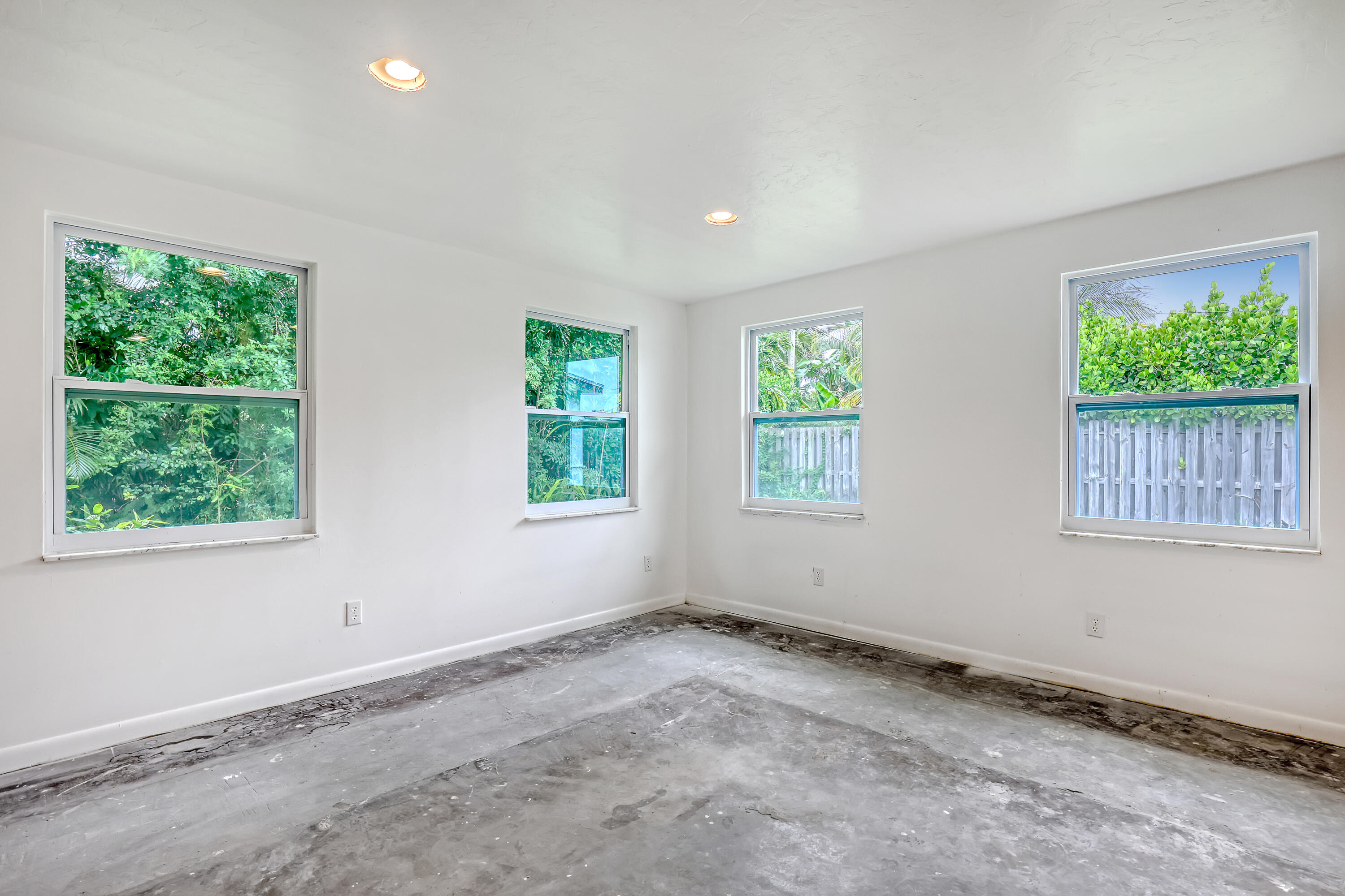 528 Kingfish Road