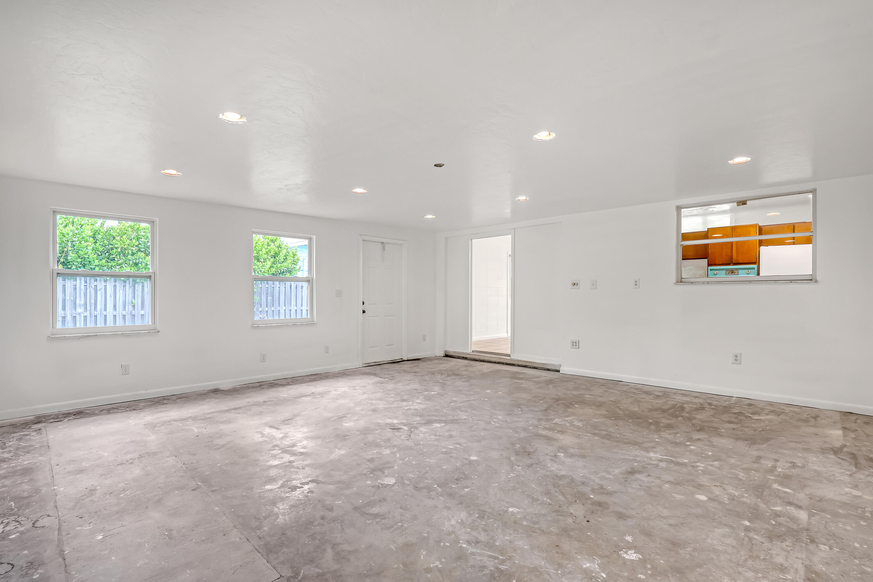 528 Kingfish Road