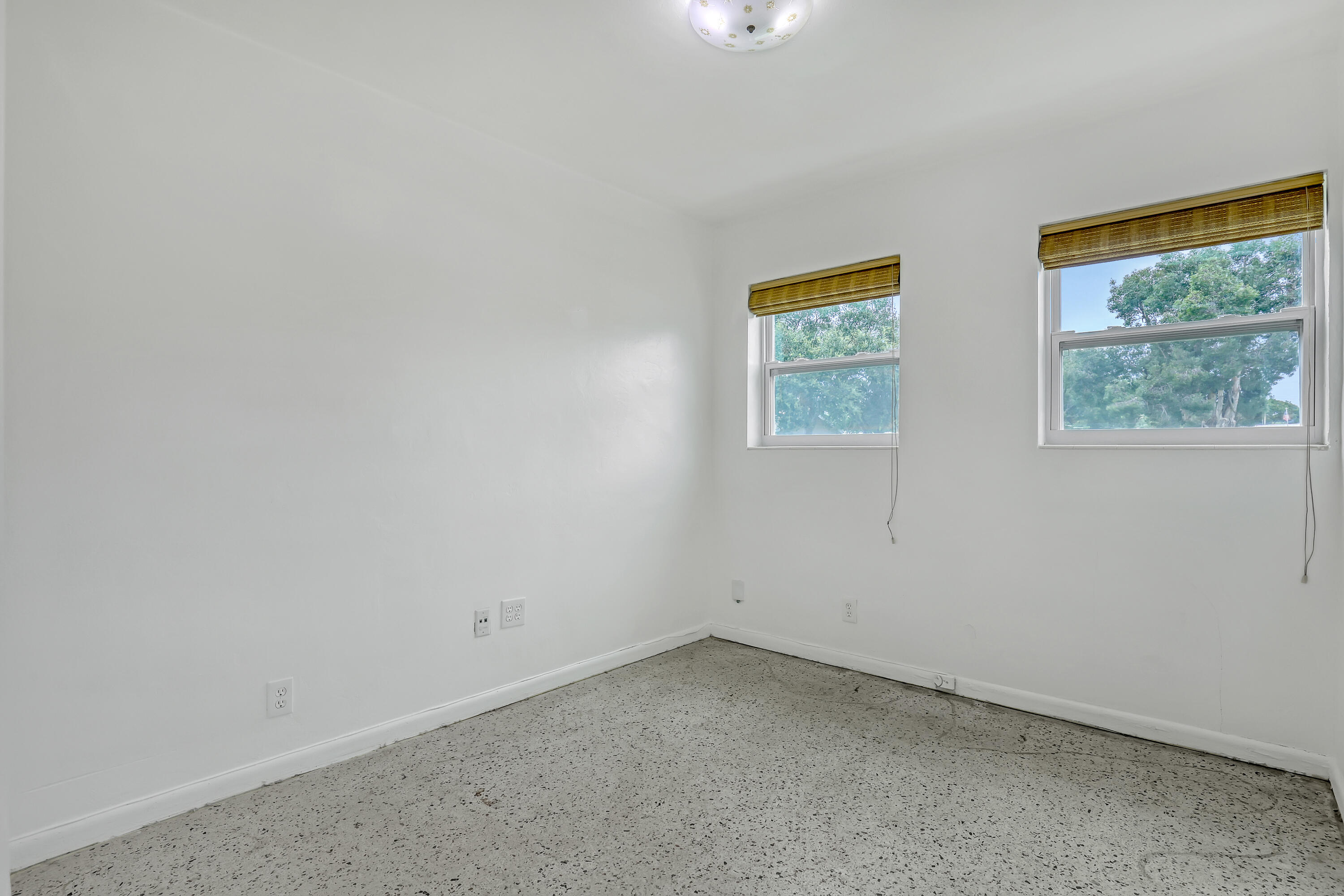 528 Kingfish Road