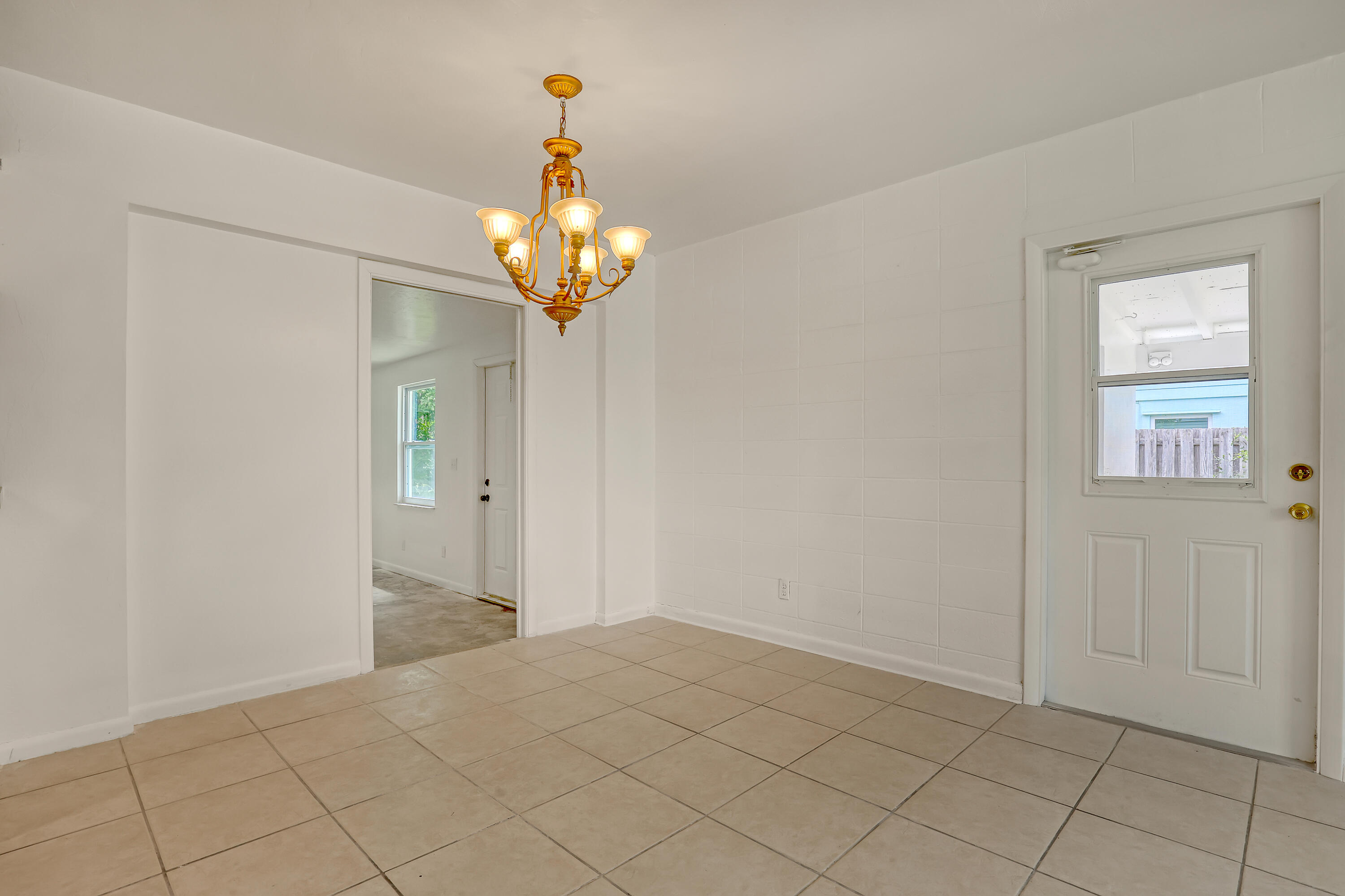 528 Kingfish Road