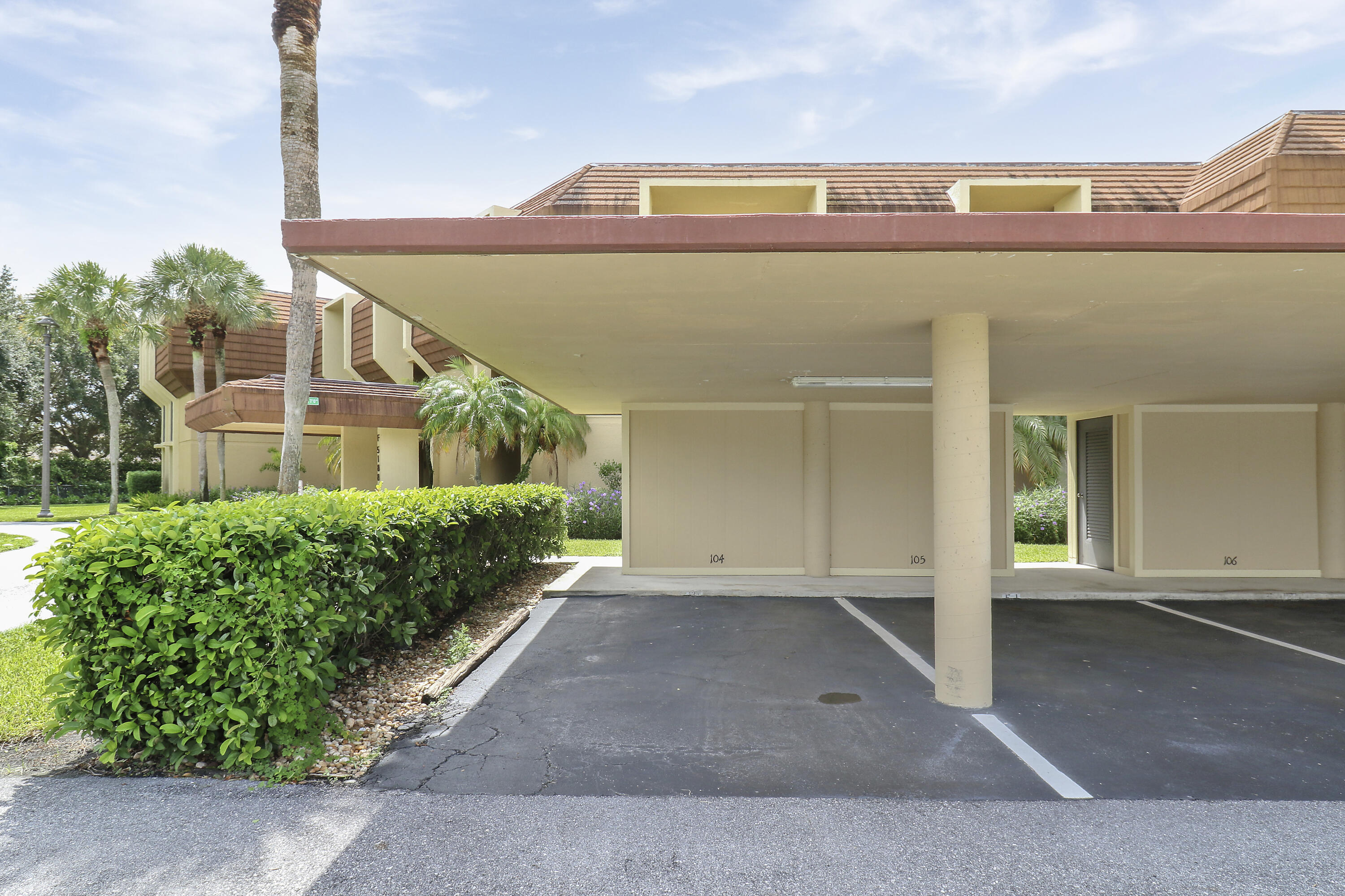 5188 Woodland Lakes Drive 137