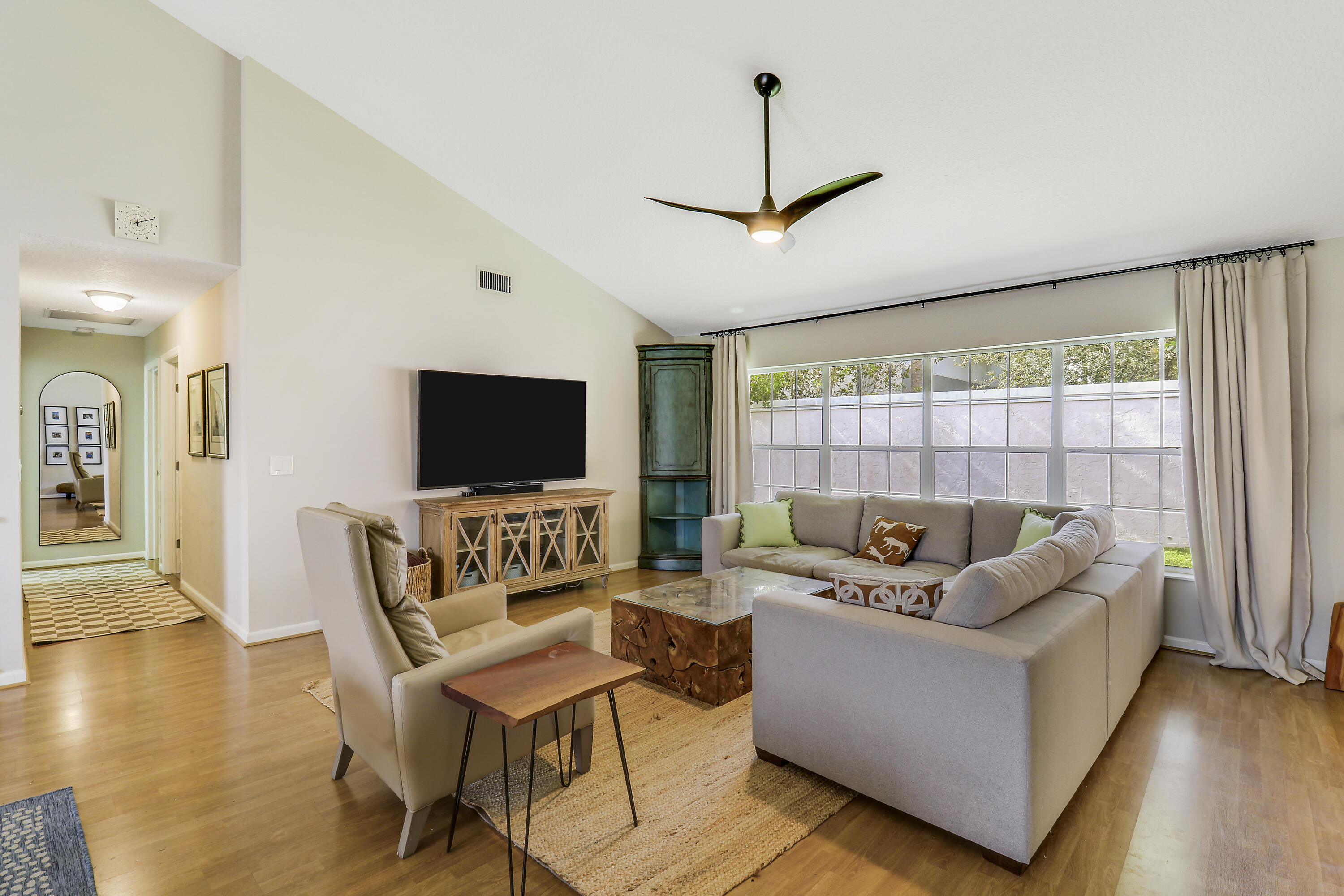 236 Moccasin Trail W