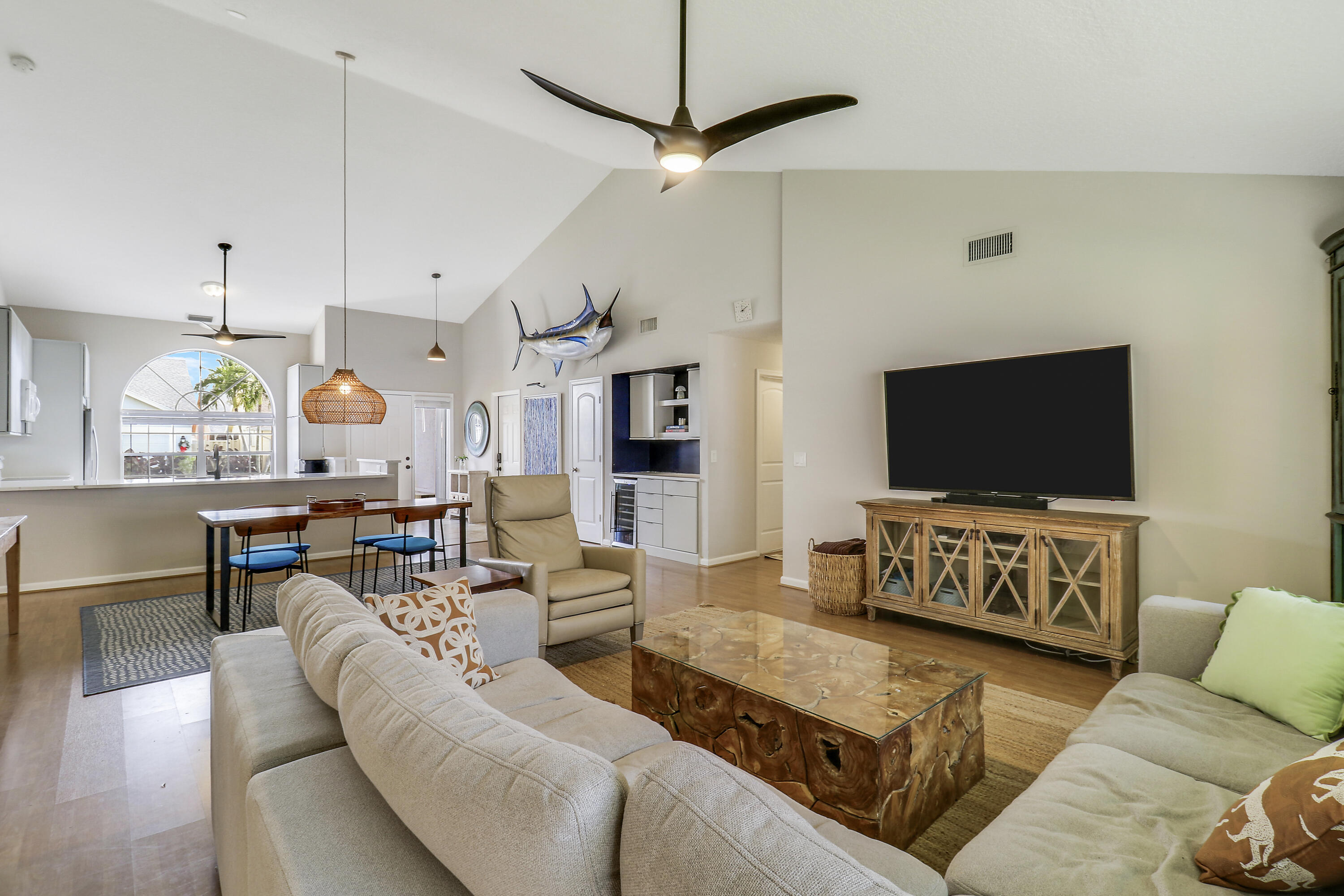 236 Moccasin Trail W