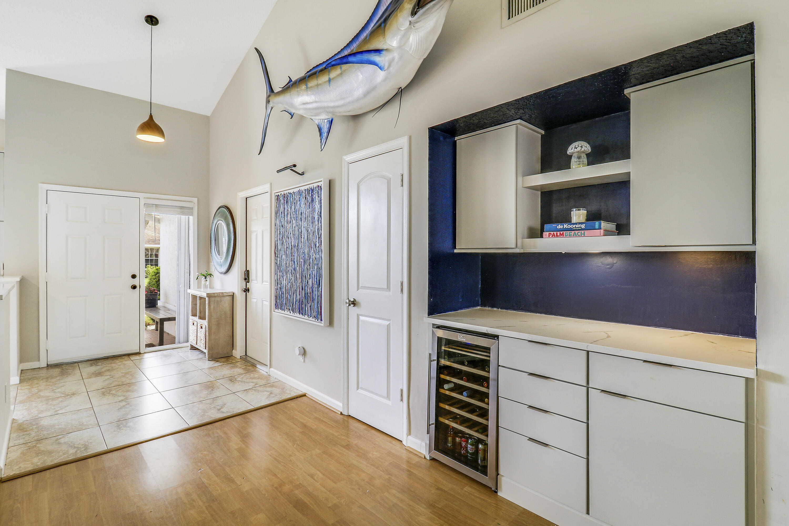 236 Moccasin Trail W