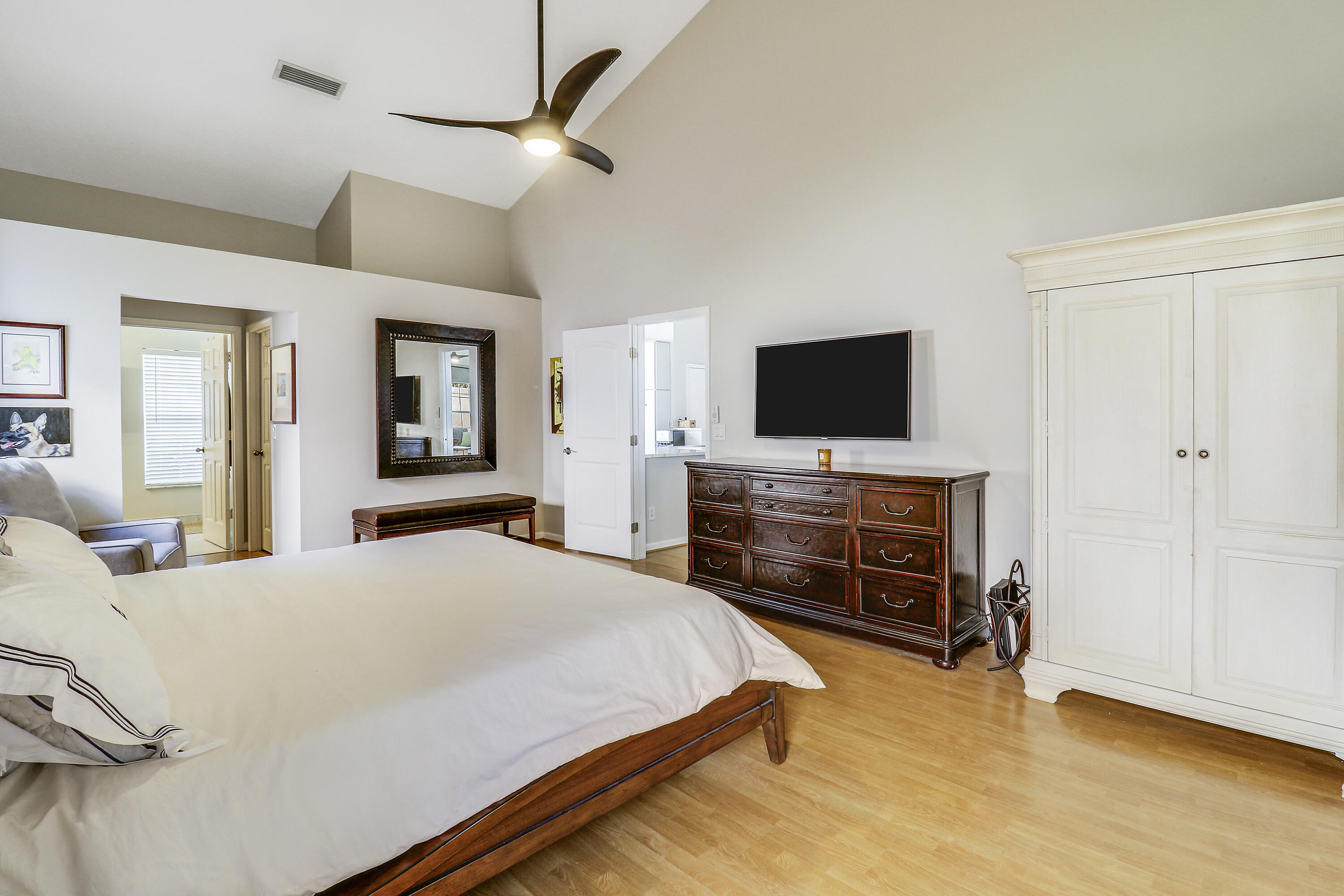 236 Moccasin Trail W