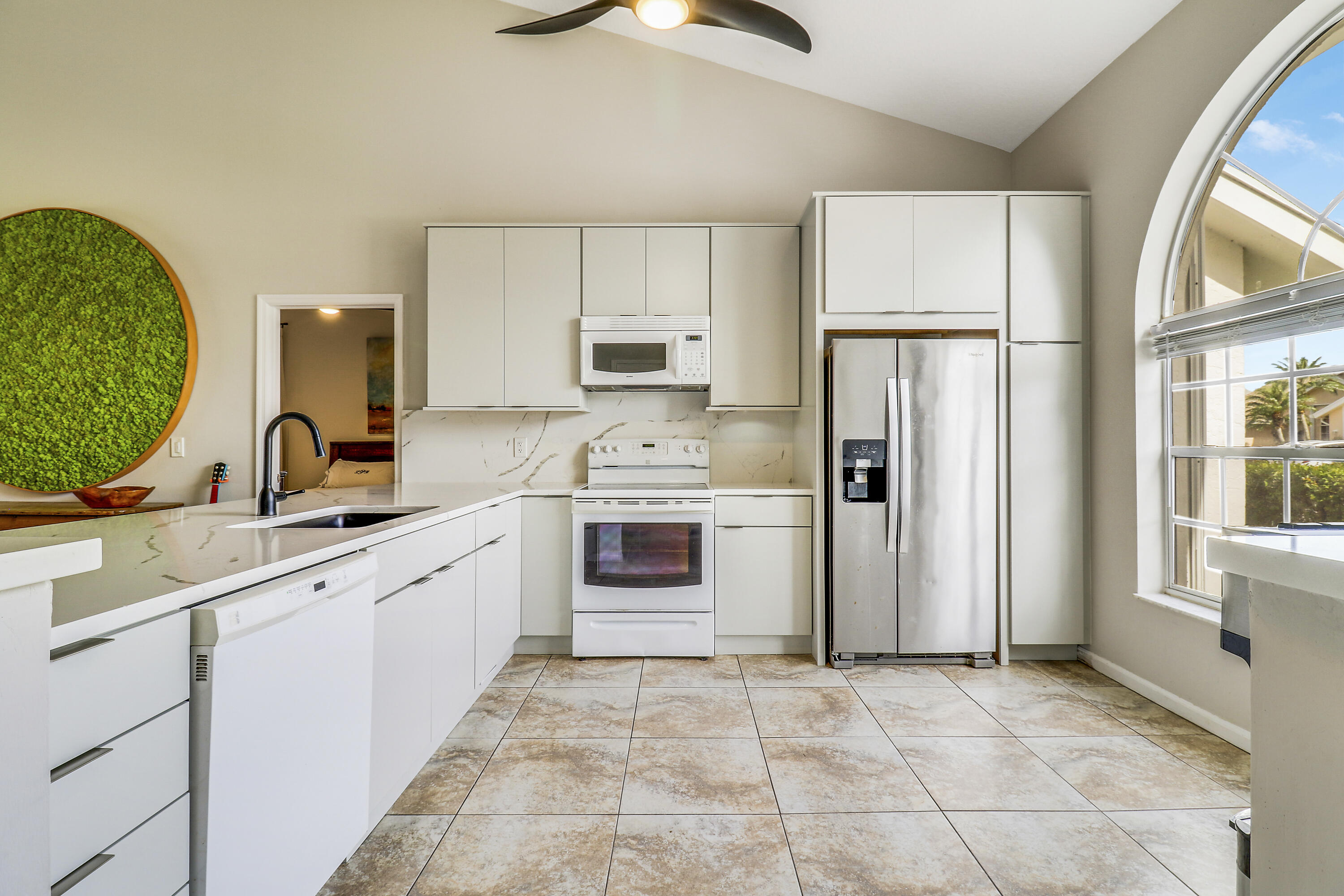 236 Moccasin Trail W