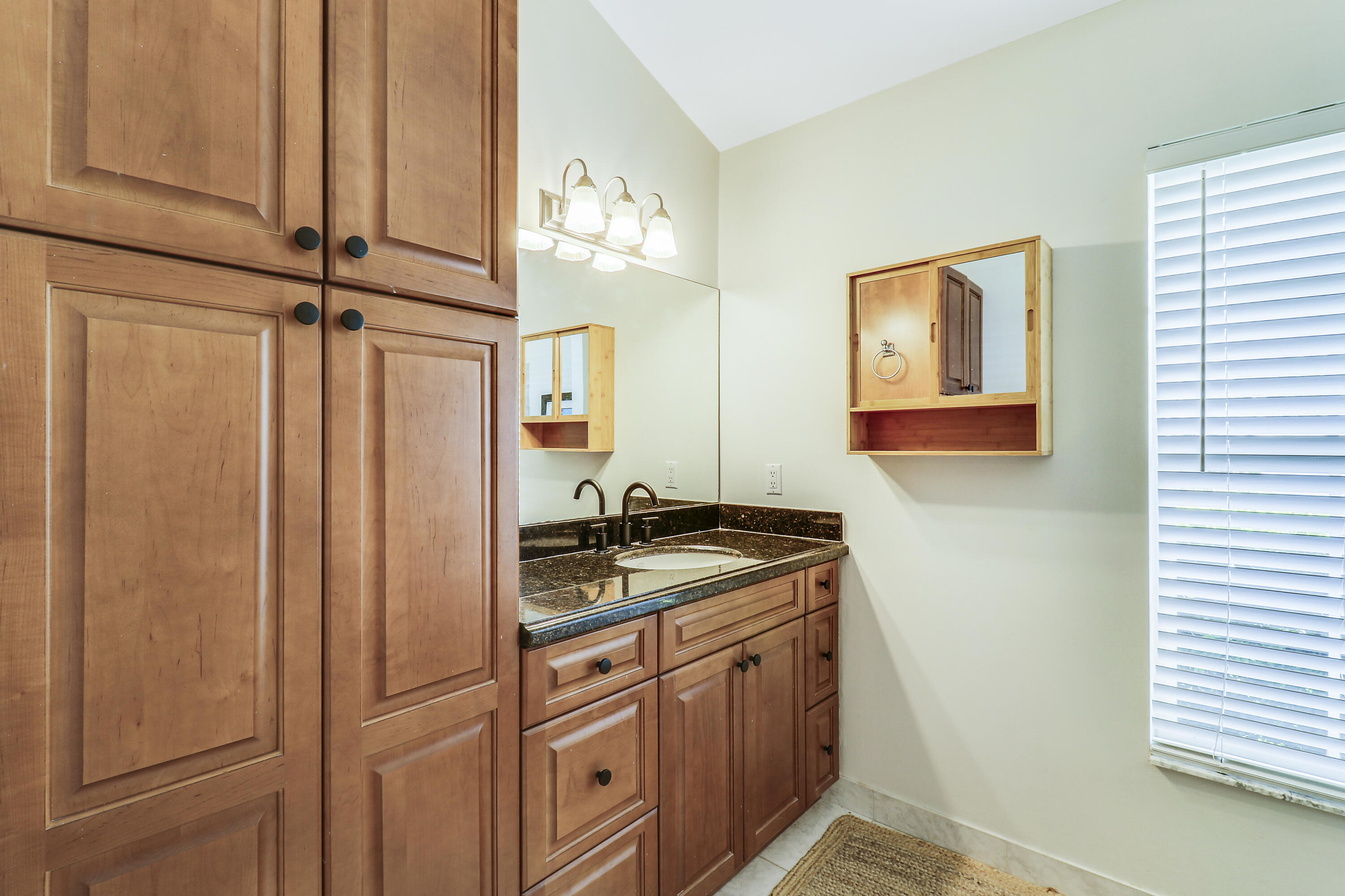 236 Moccasin Trail W