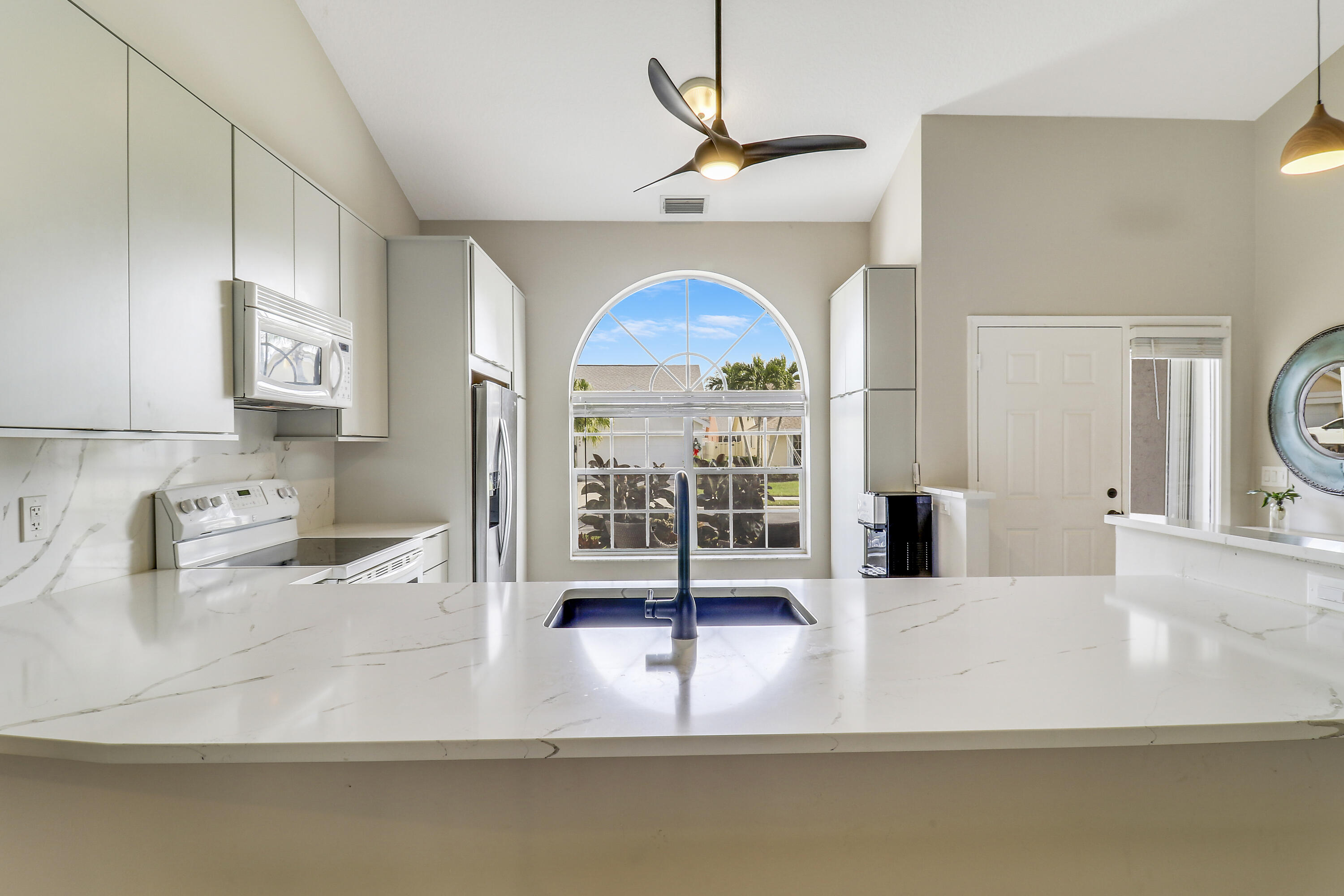 236 Moccasin Trail W