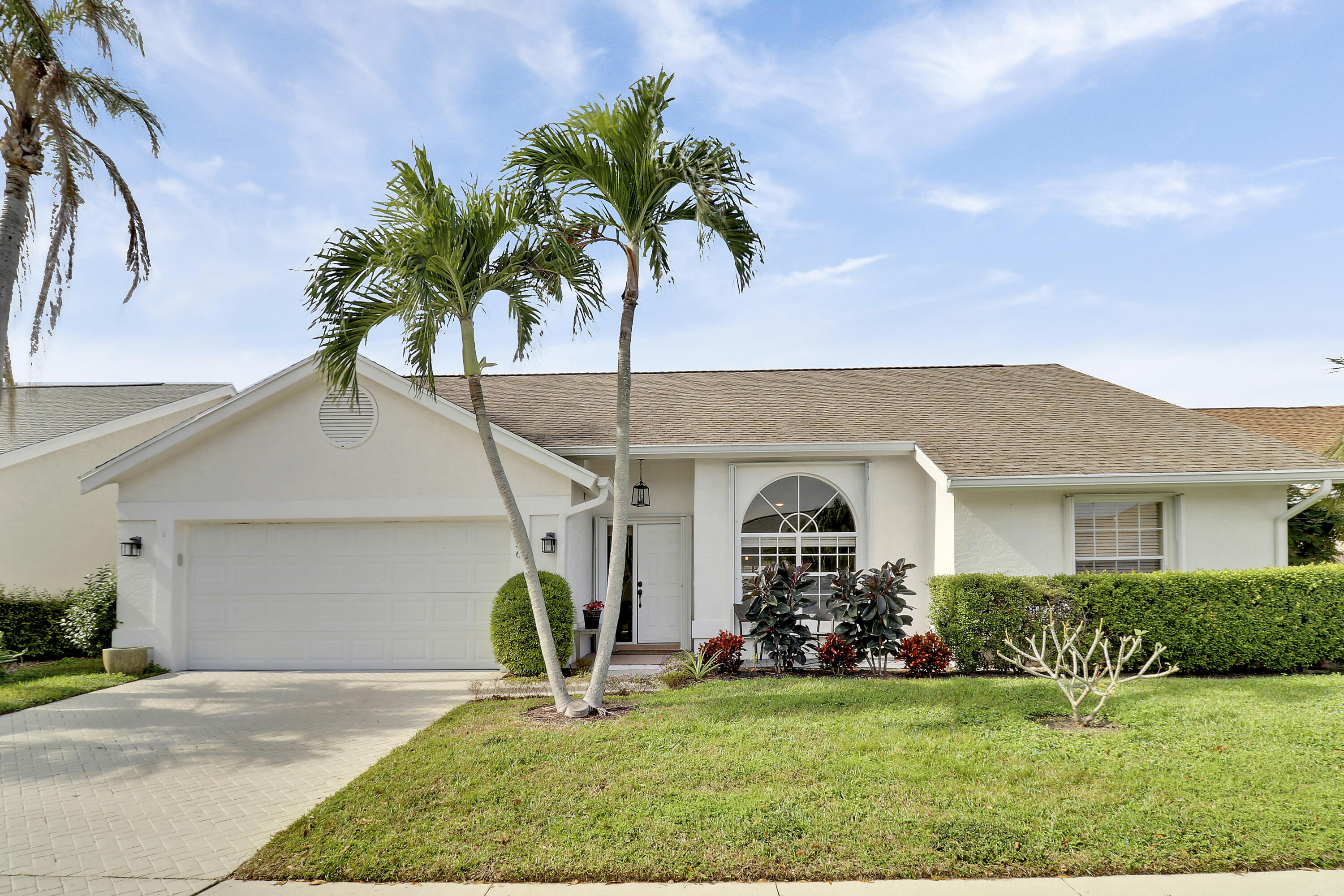 236 Moccasin Trail W