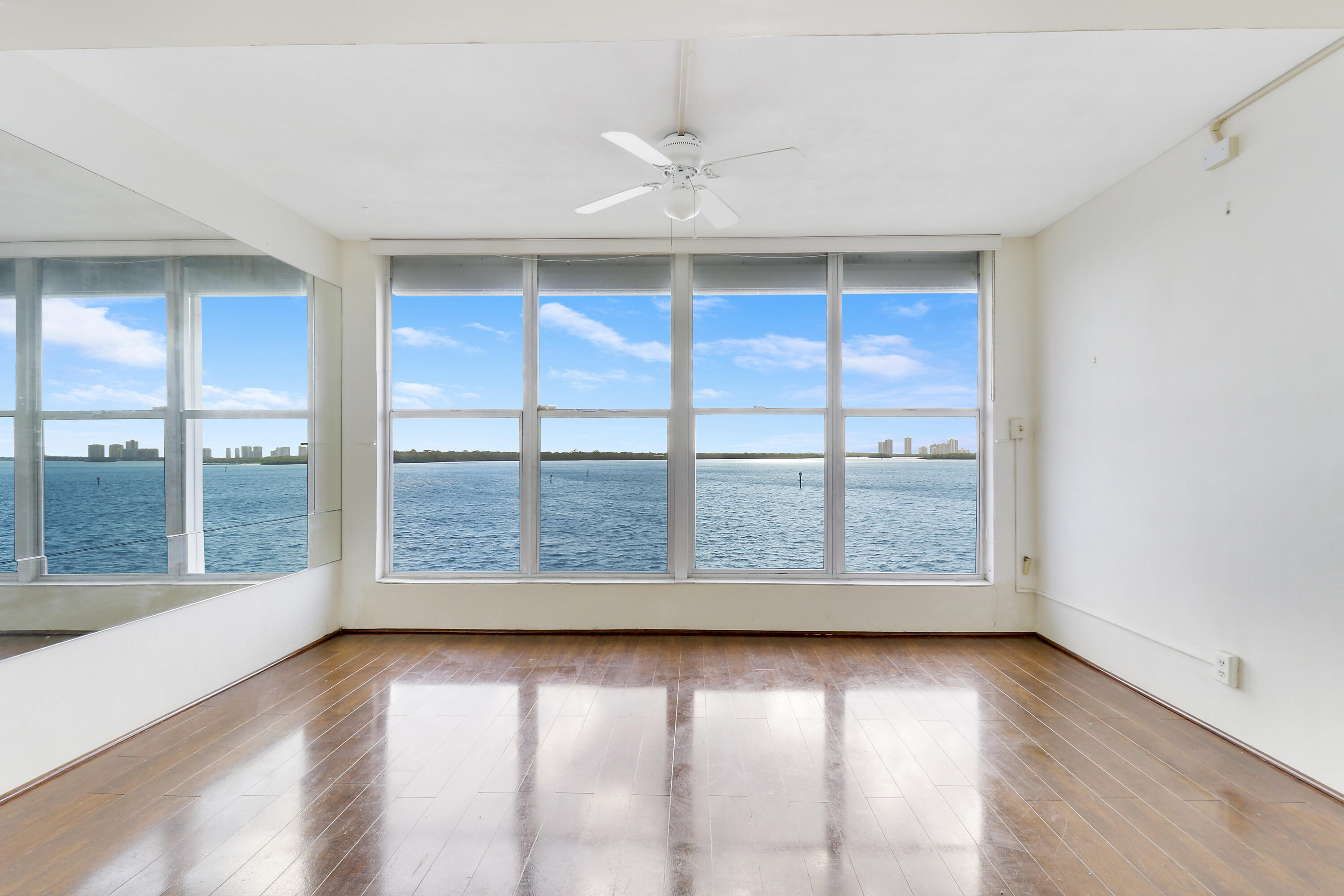 52 Yacht Club Dr 408
