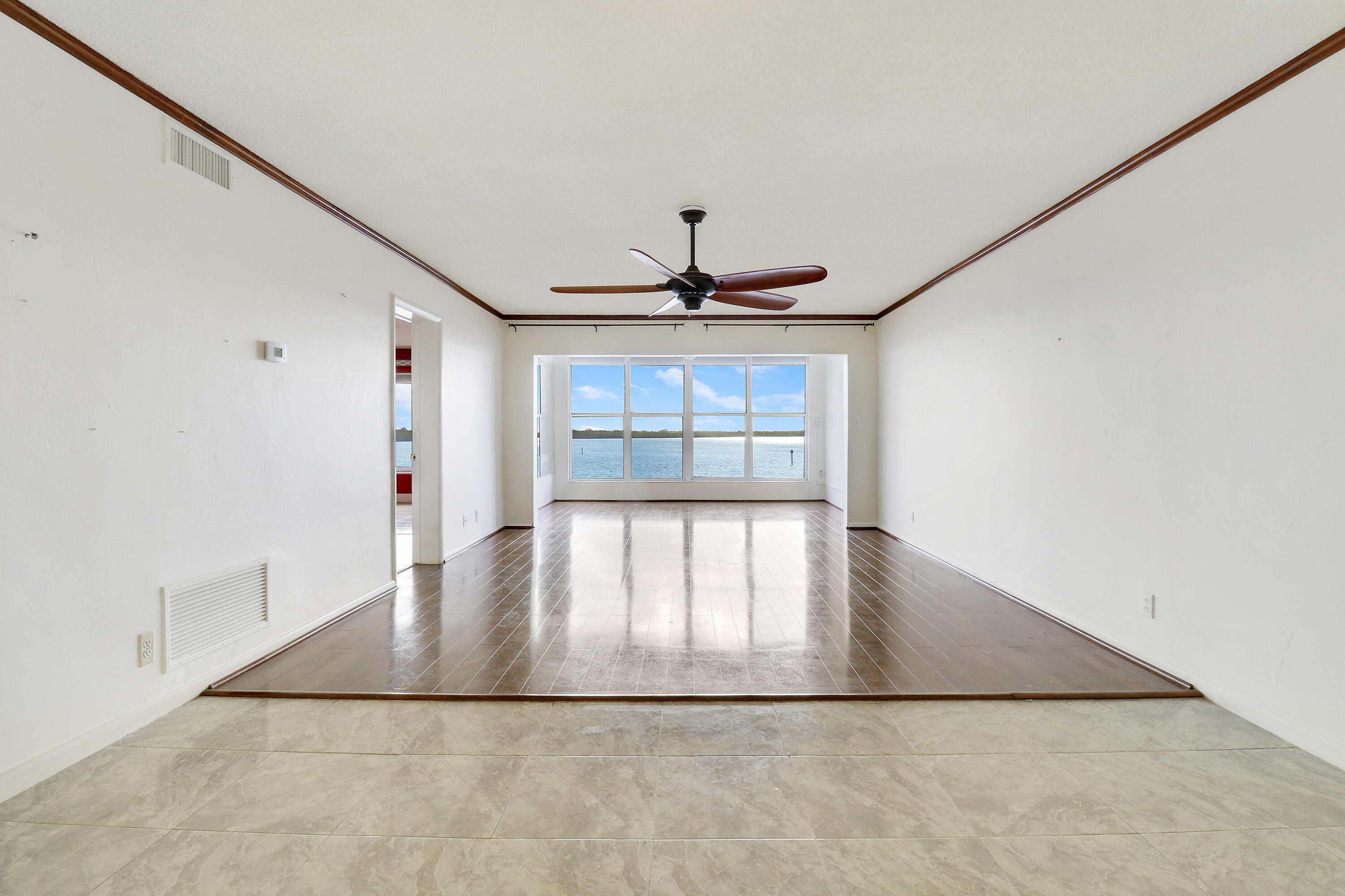 52 Yacht Club Dr 408