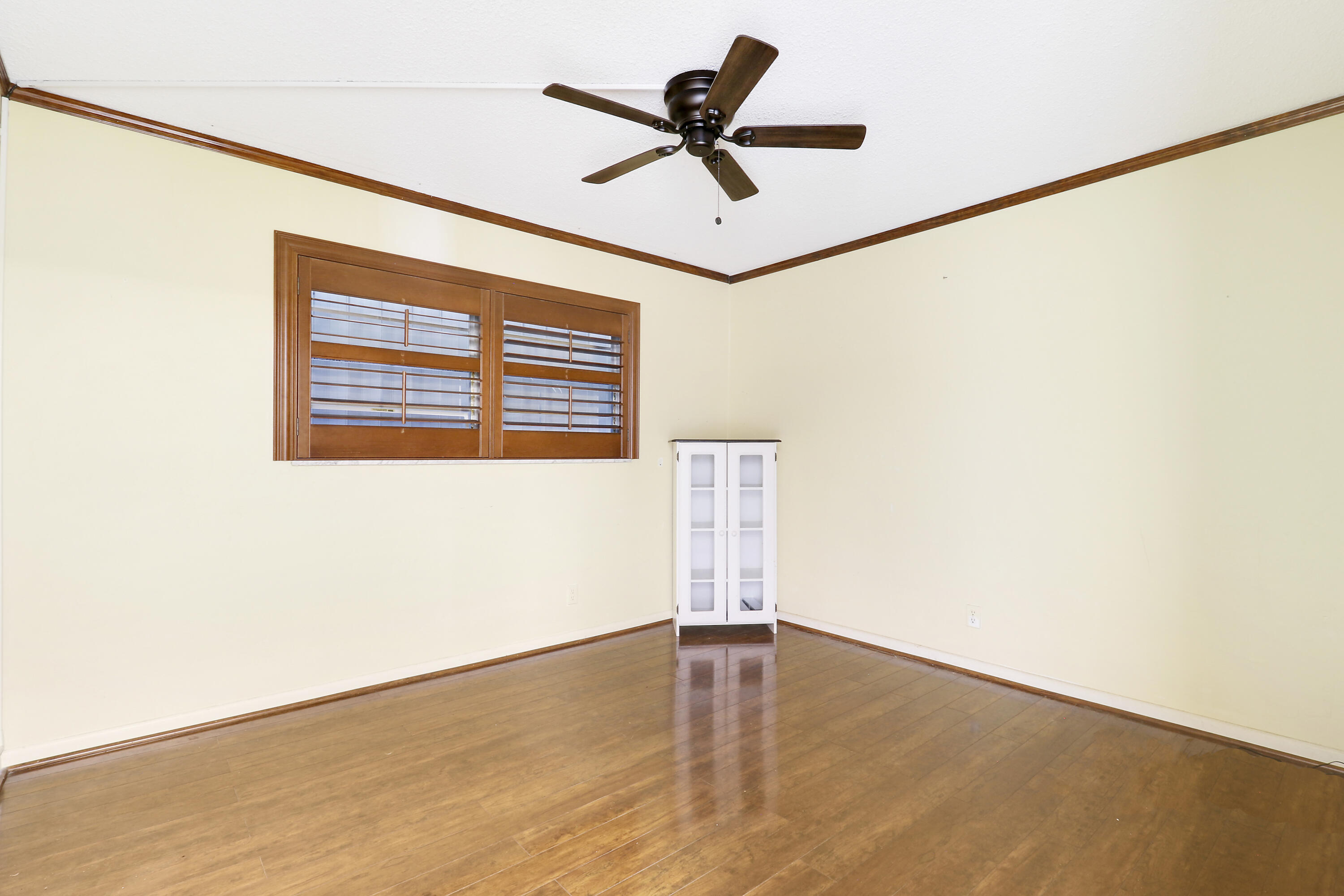 52 Yacht Club Dr 408