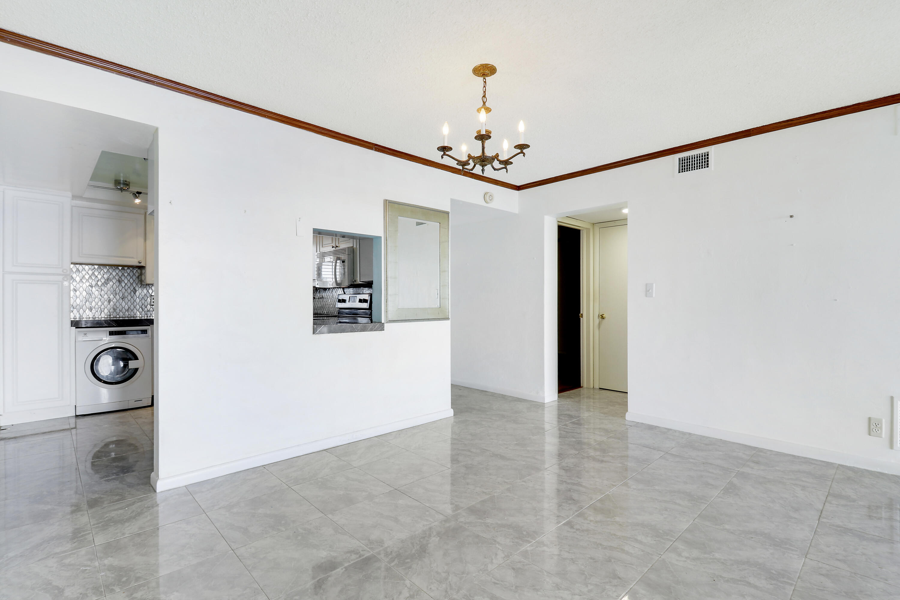52 Yacht Club Dr 408
