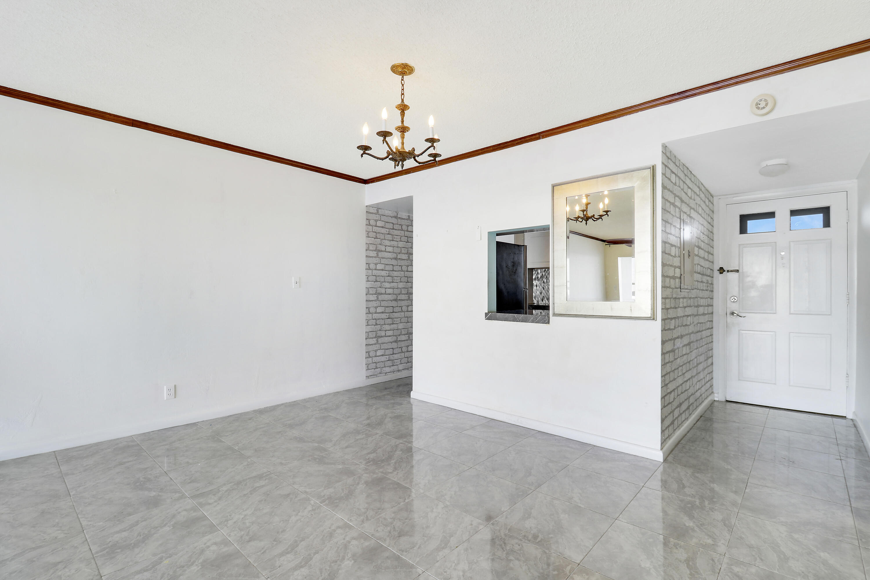52 Yacht Club Dr 408