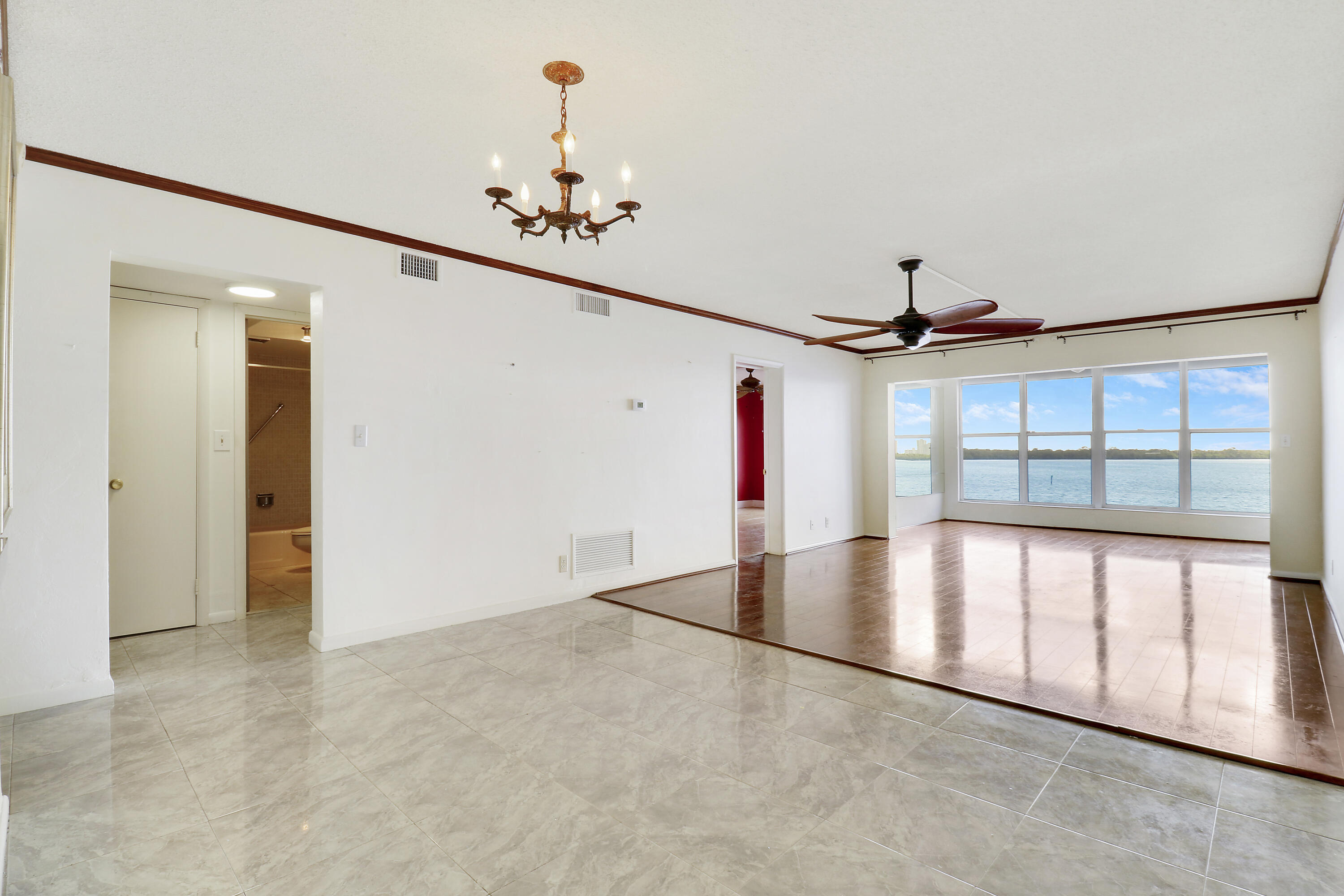 52 Yacht Club Dr 408