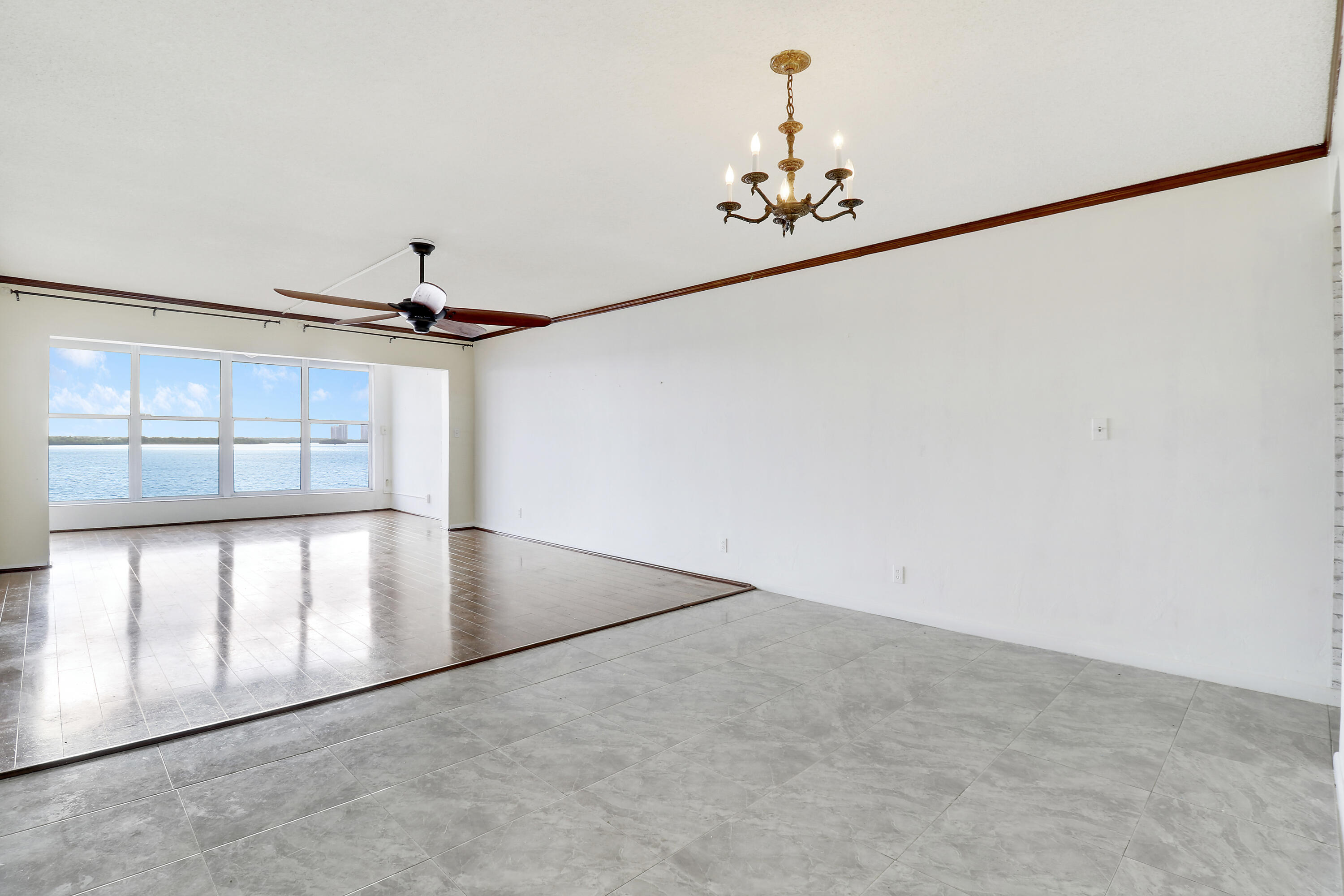 52 Yacht Club Dr 408