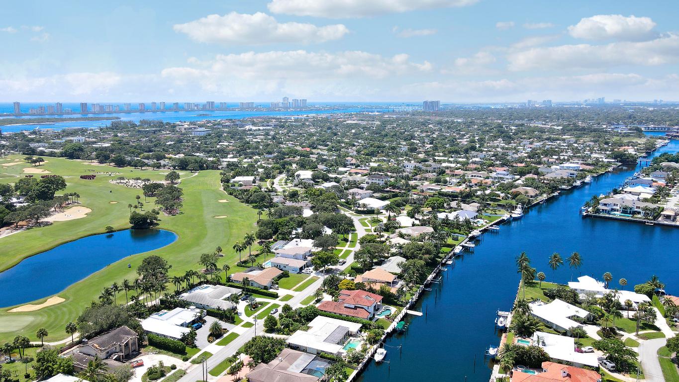 879 Country Club Drive