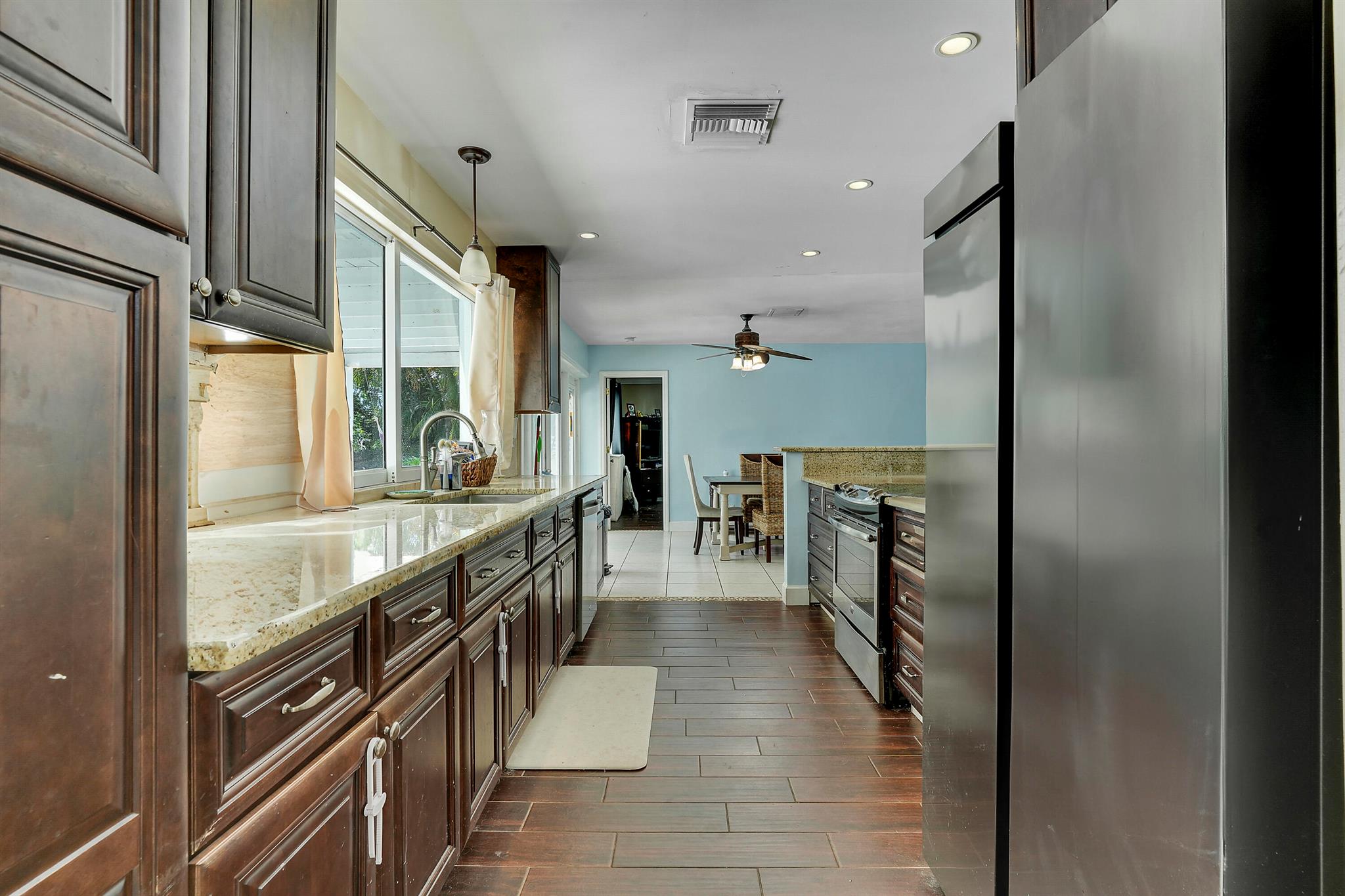 808 Country Club Drive