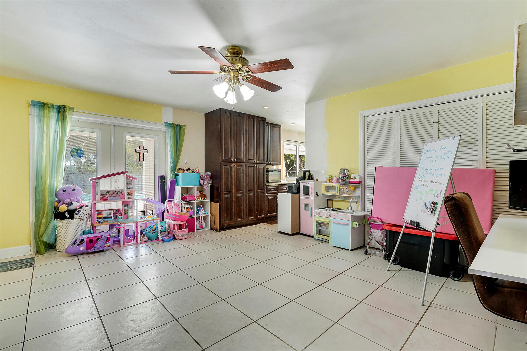 808 Country Club Drive