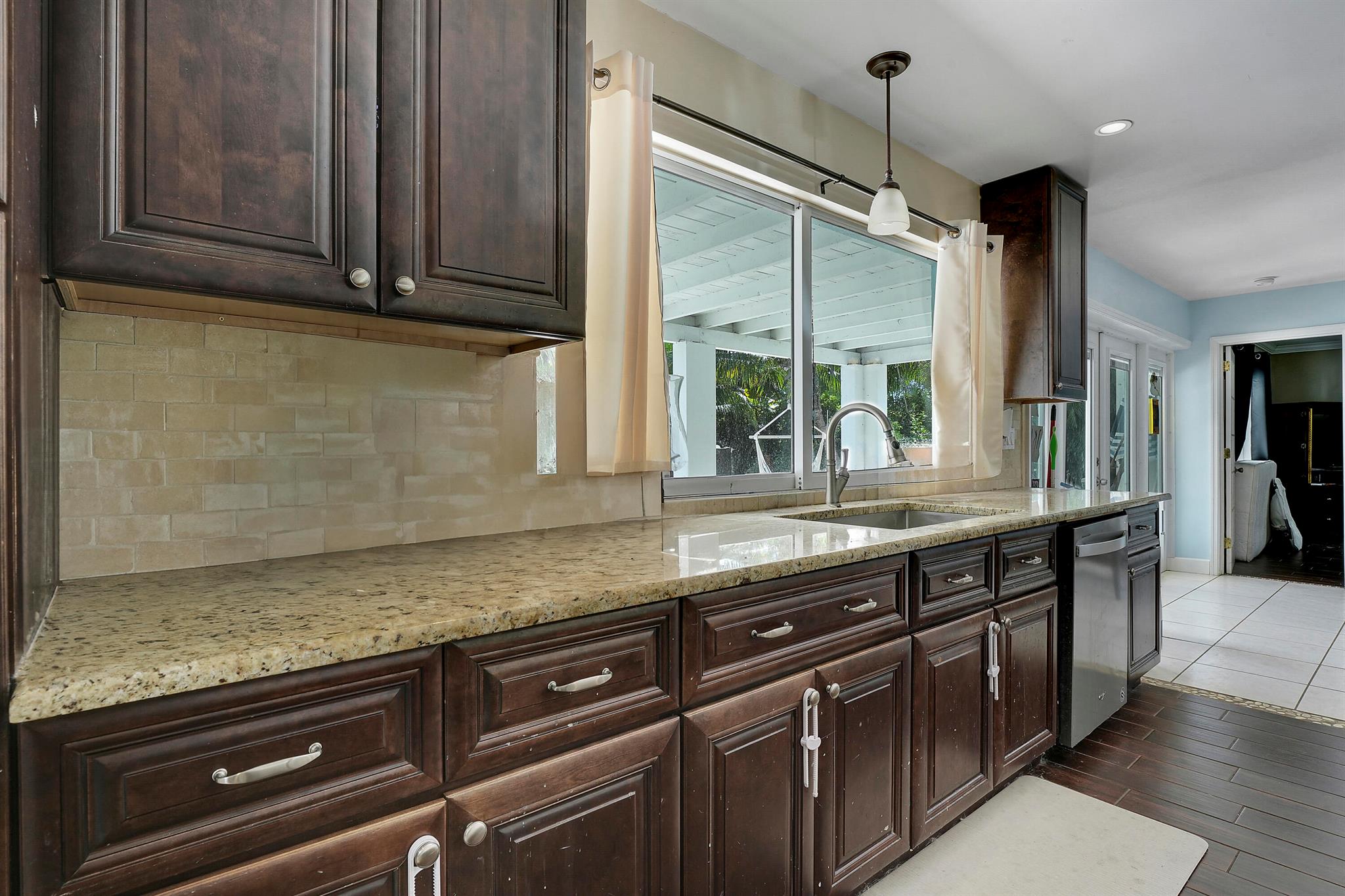 808 Country Club Drive