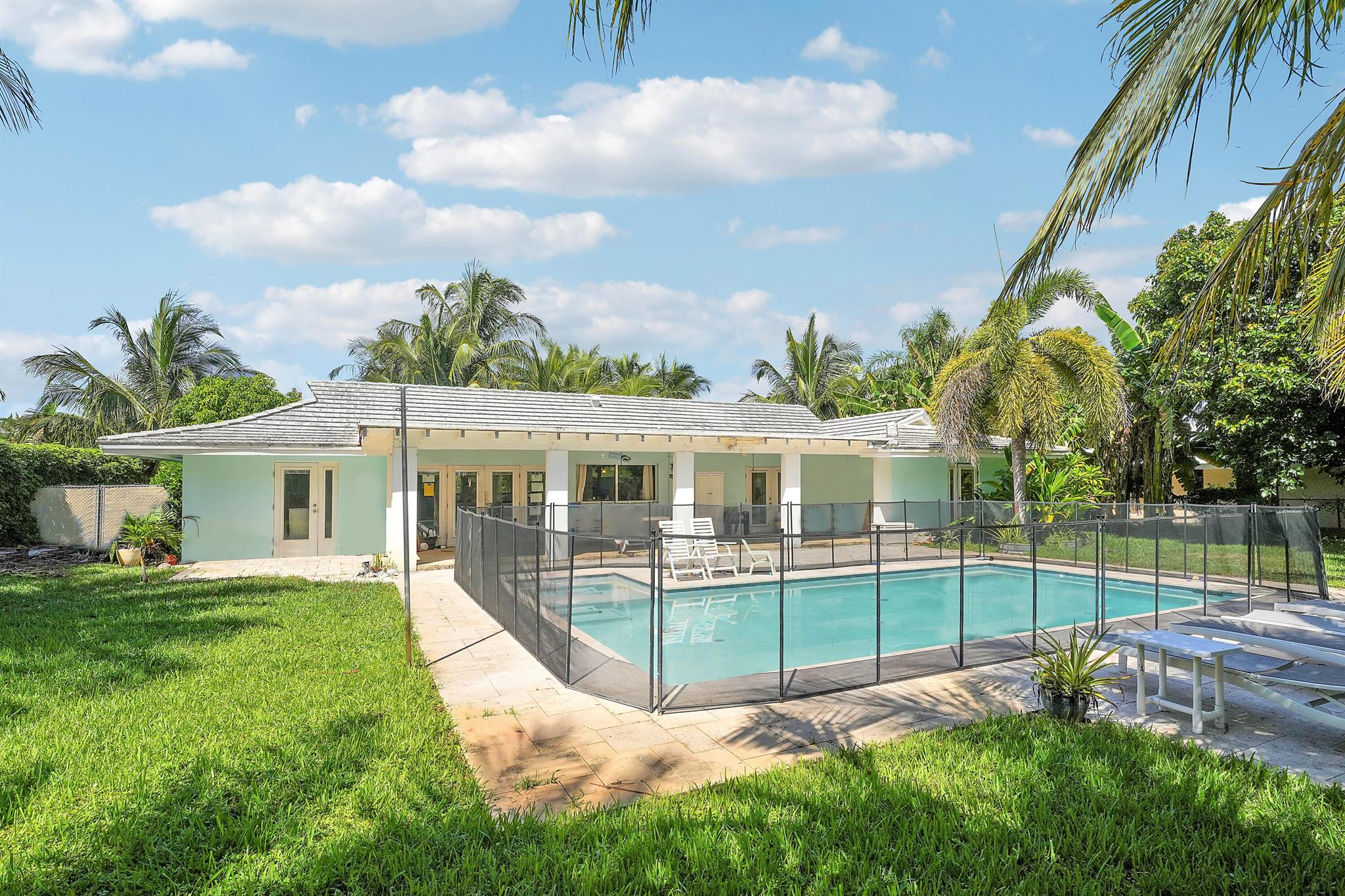 808 Country Club Drive