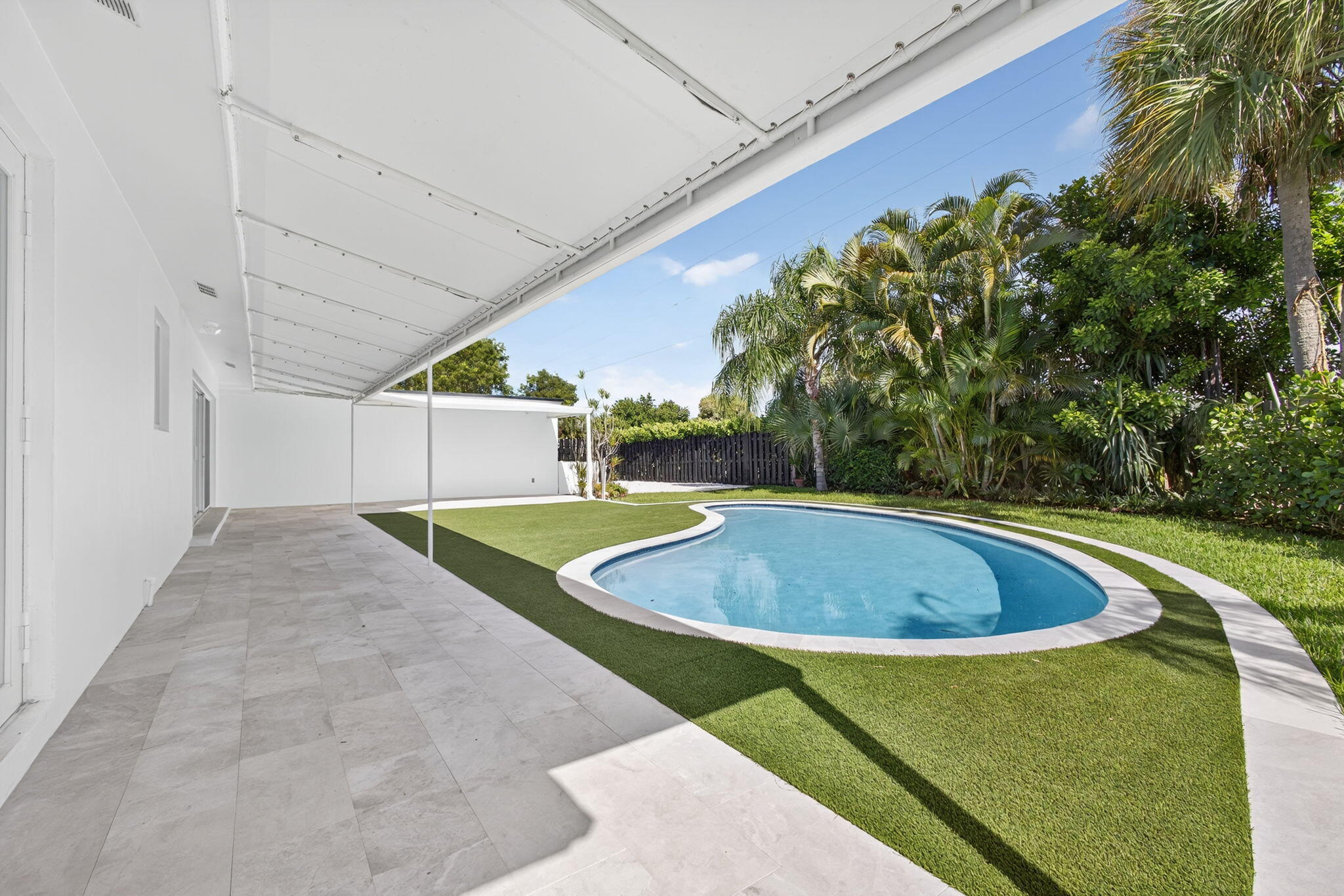 525 Kingfish Road