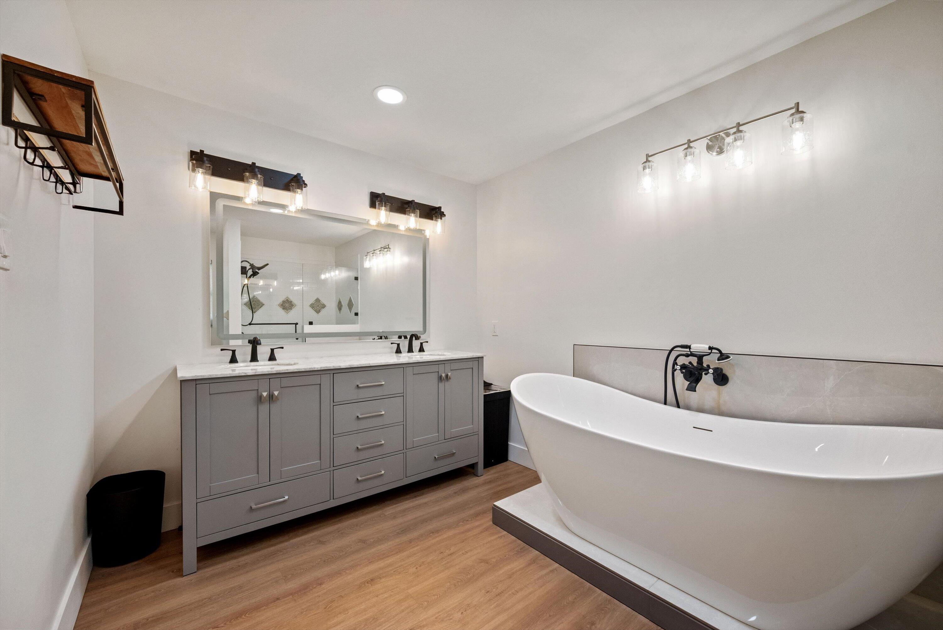 16710 75th Avenue N