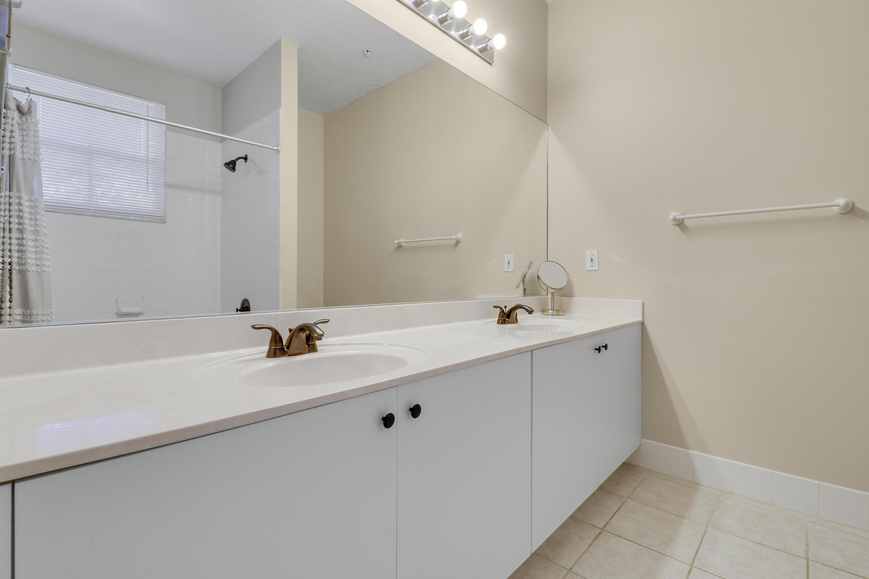 4850 Chancellor Drive 21