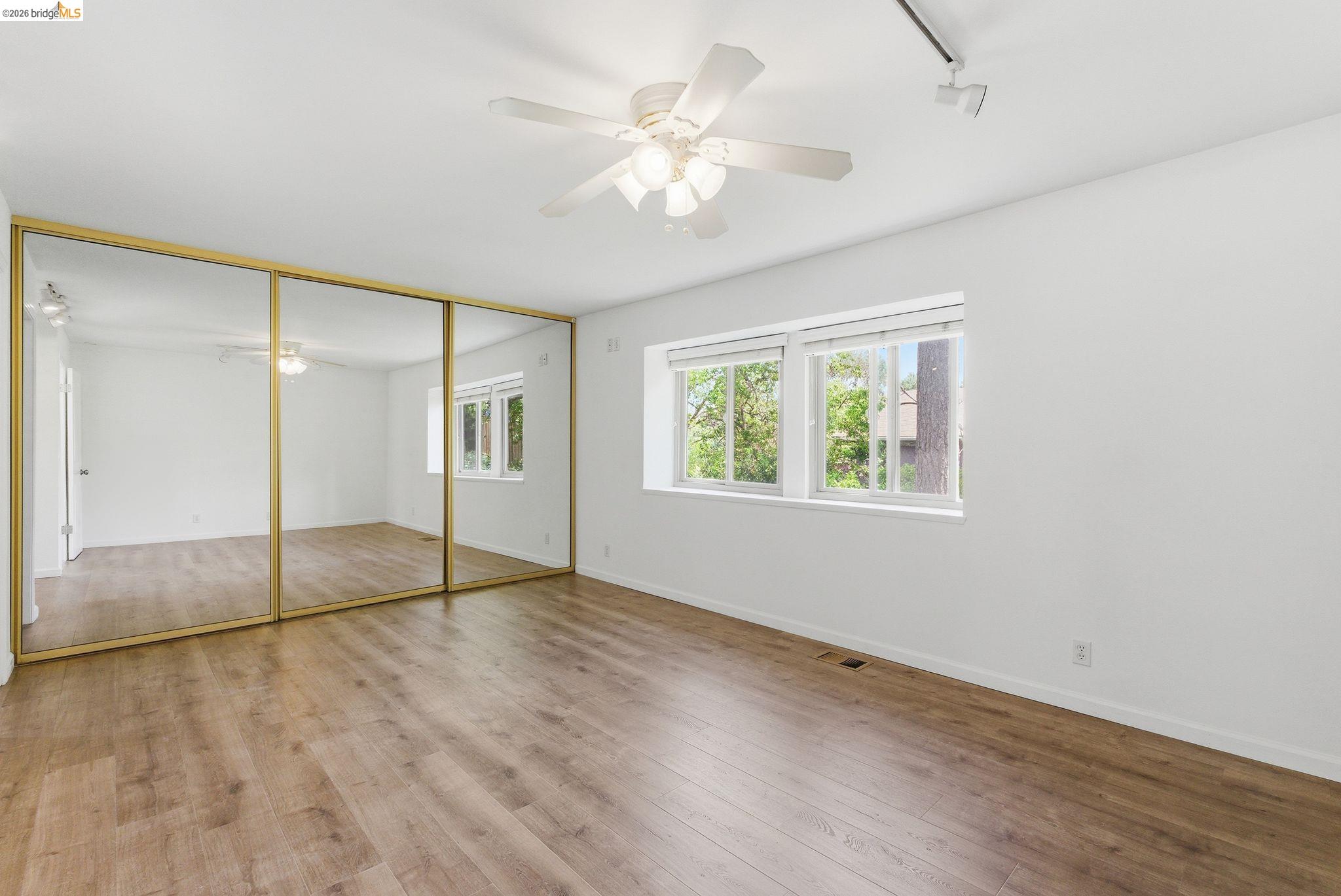 1833 Holland Dr