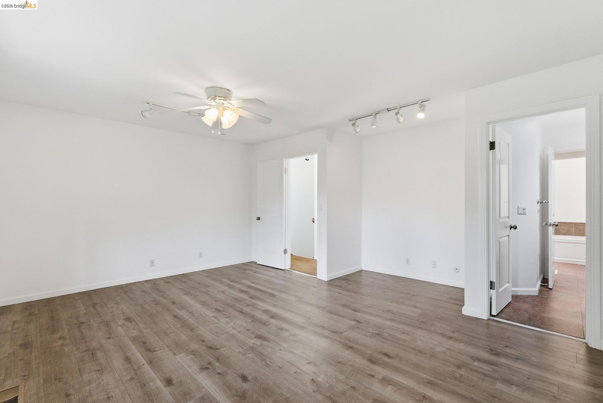 1833 Holland Dr