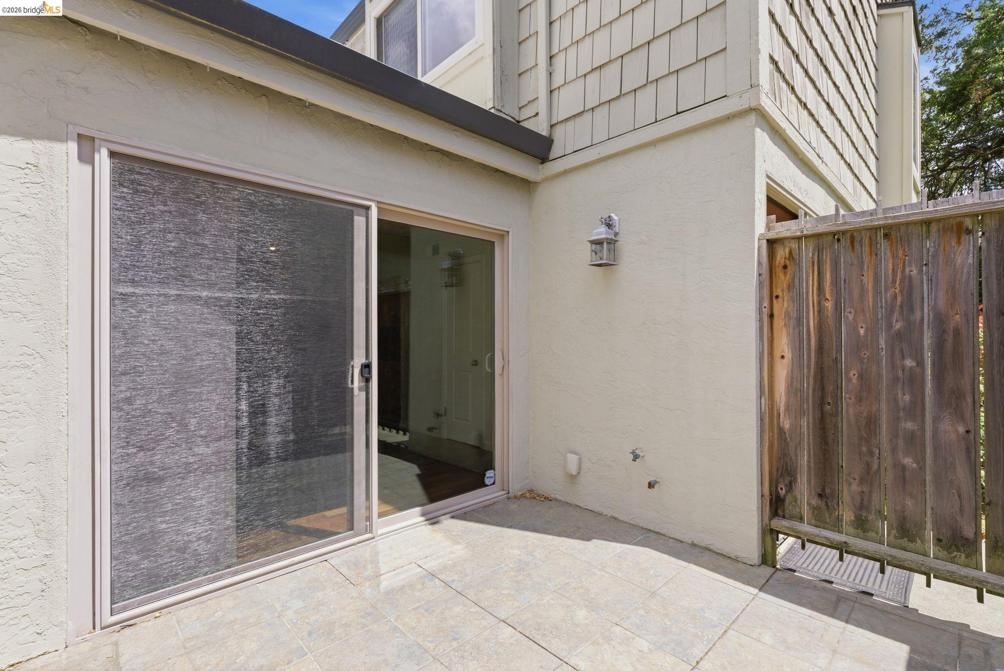 1833 Holland Dr