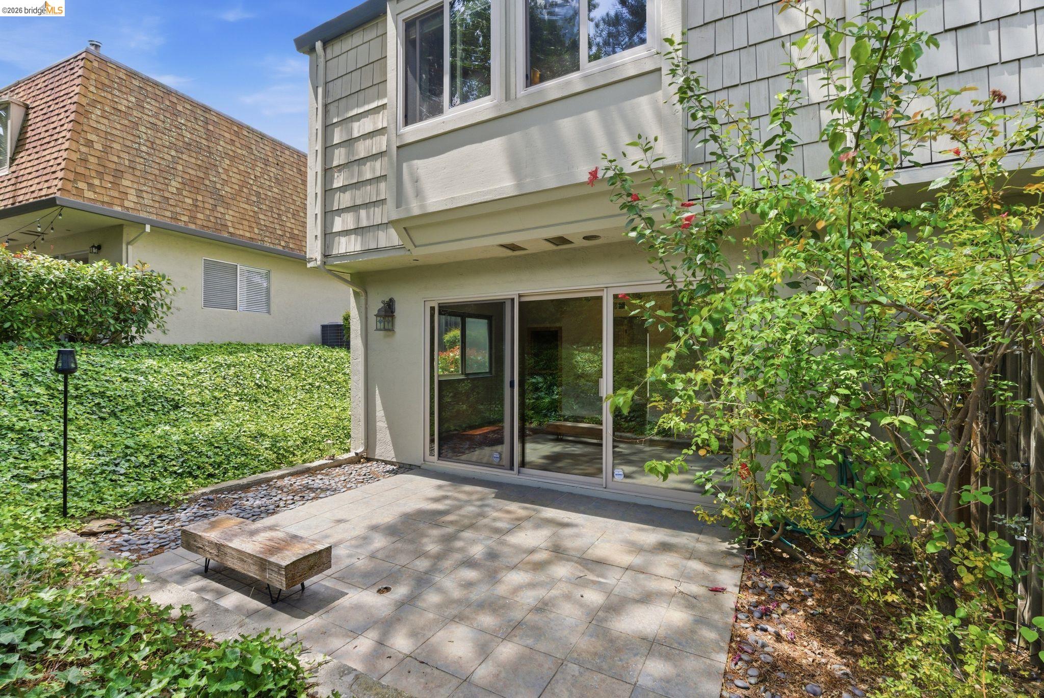 1833 Holland Dr
