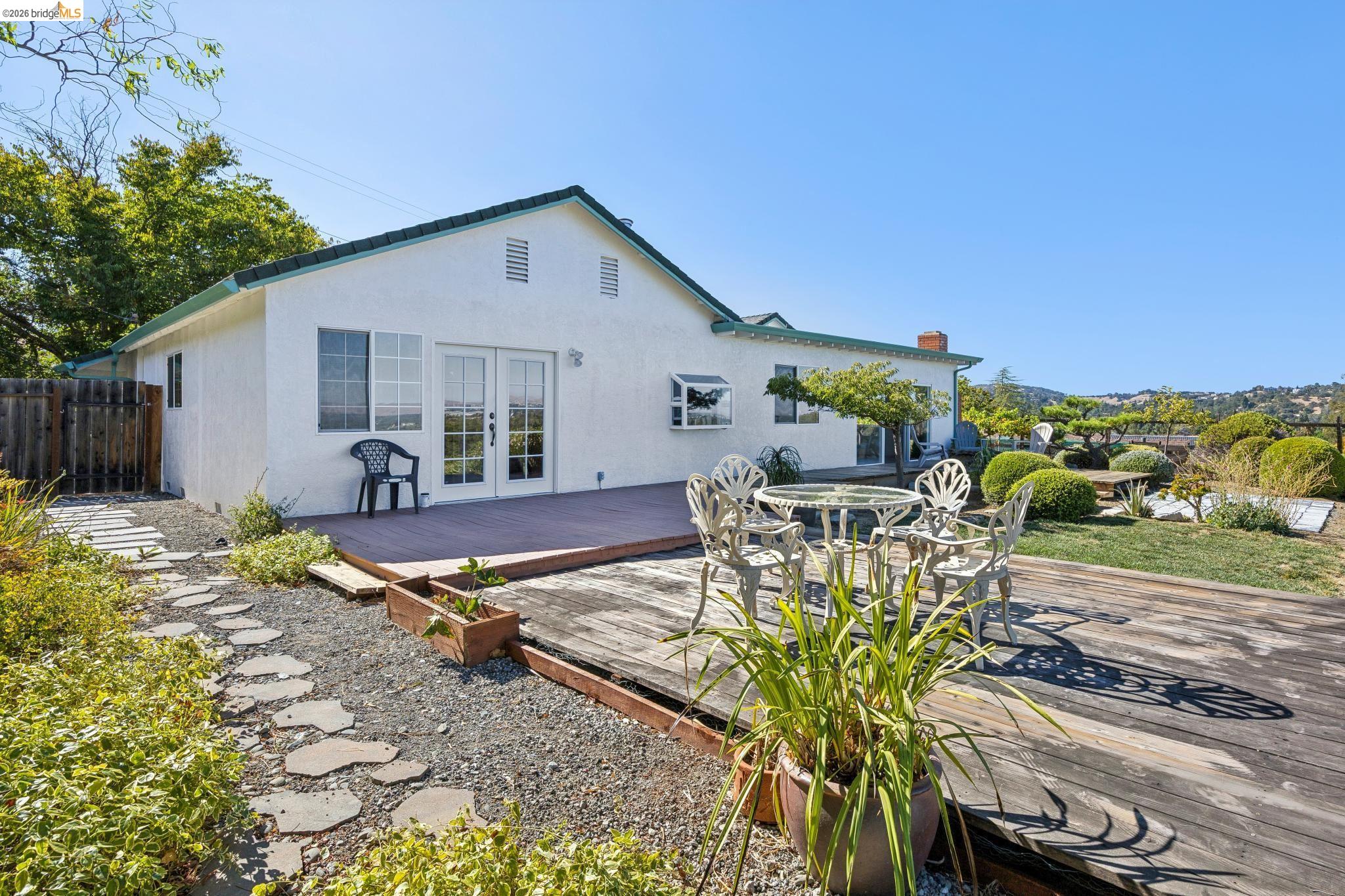 1540 Encanto Place