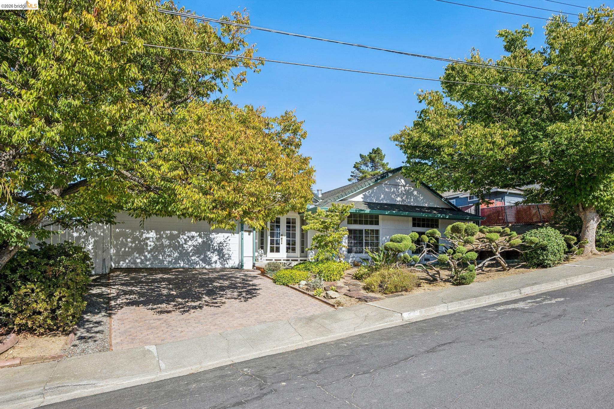 1540 Encanto Place