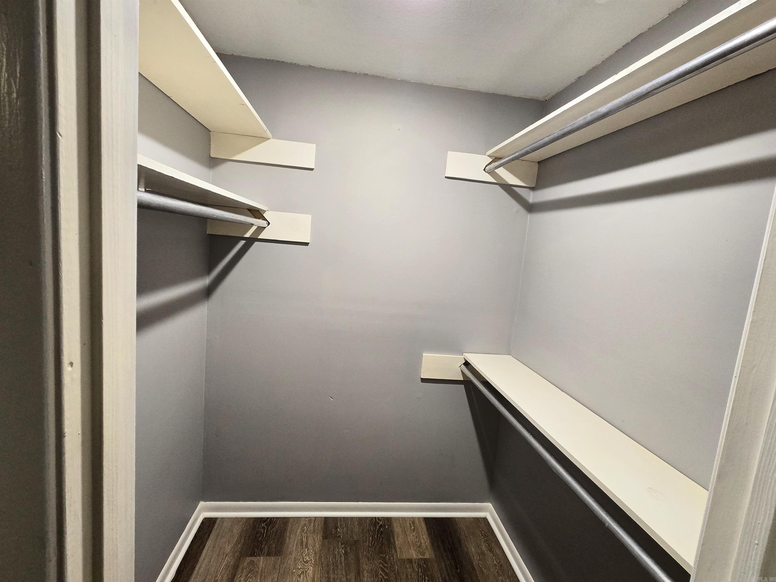 2715 Greenbriar Dr Apt B